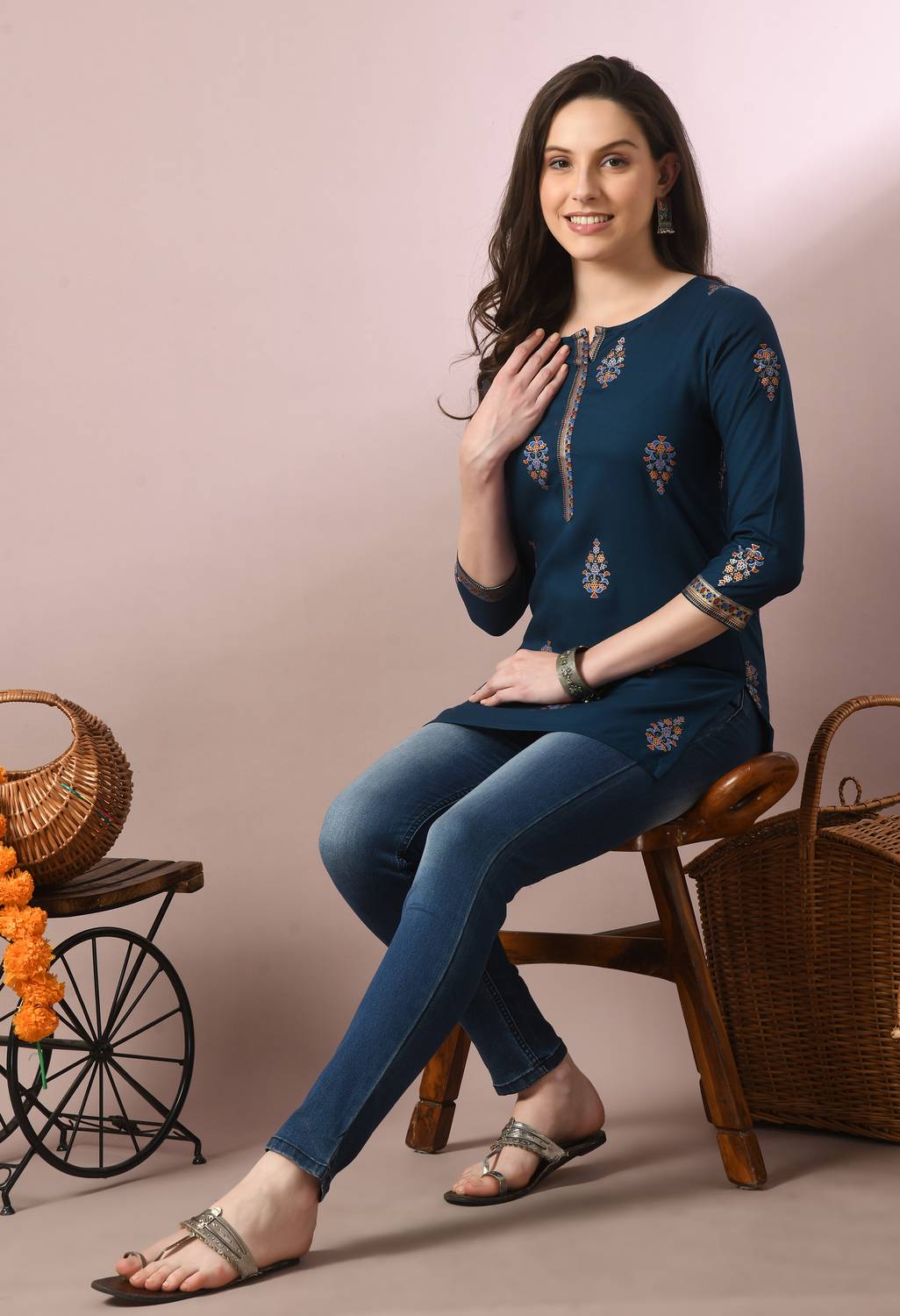 Annsh Apparel Women Printed Straight Kurta