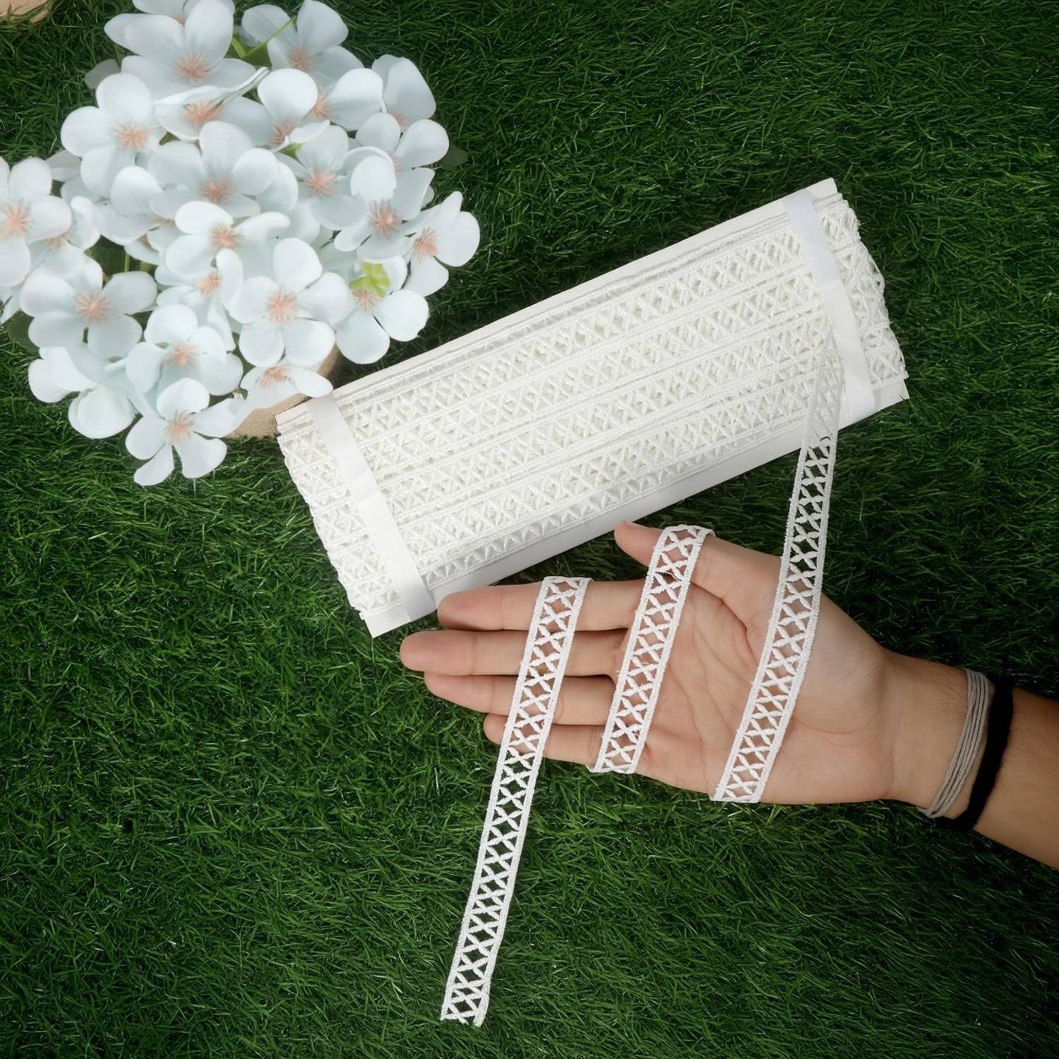 ARYAN Off White Decorative Border Lace for Dresses, Saree, Blouse, Craft & DIY -9Mtr. Lace Reel