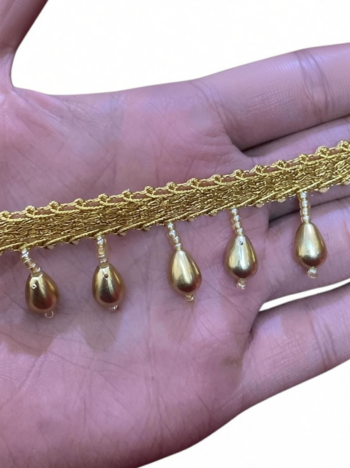 Image of DIVARA DIVARAGolden hanging pearl 4050(pack of 4meter) With Beautiful design , used in saree , suit, and many more purpose. Lace Reel