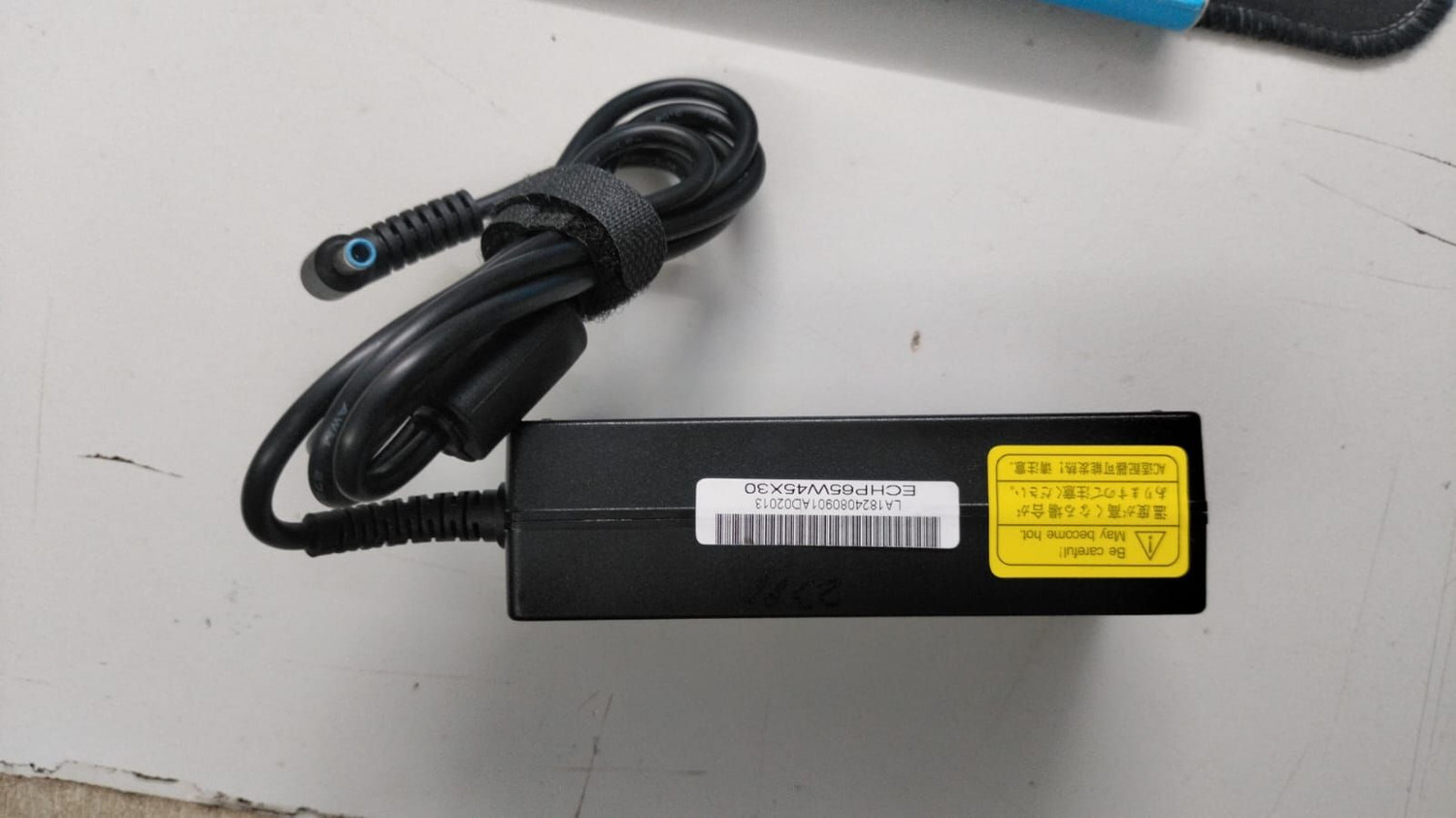 Image of HP Original (Y5Y43AA) ADAPTER 65W 4.5MM BLUE PIN 65 W Adapter