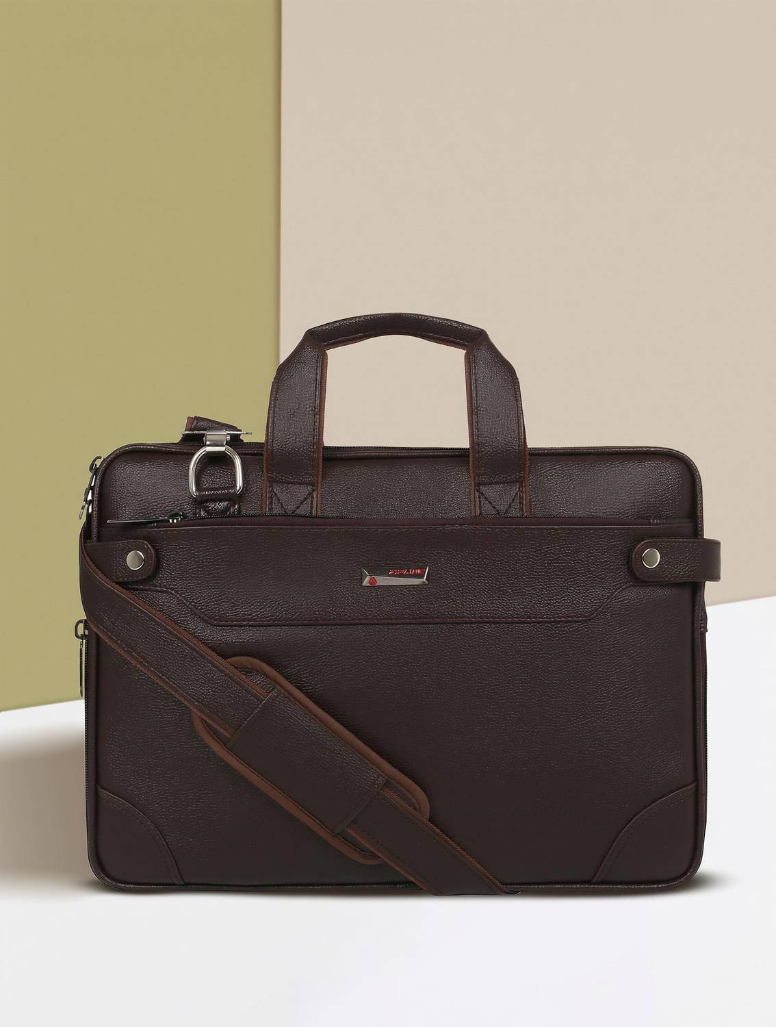 ZIPLINE 15.6 inch Expandable Laptop Messenger Bag