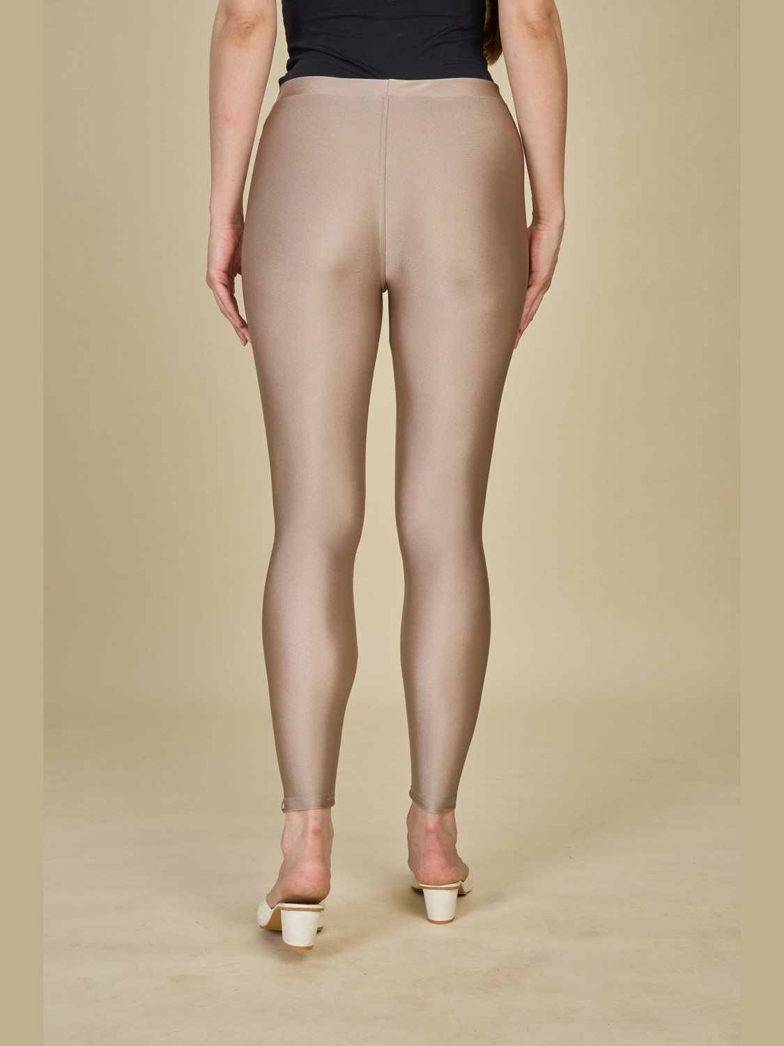 Image of URBAN TRENDING Ankle Length Western Wear Legging (Grey, Solid)