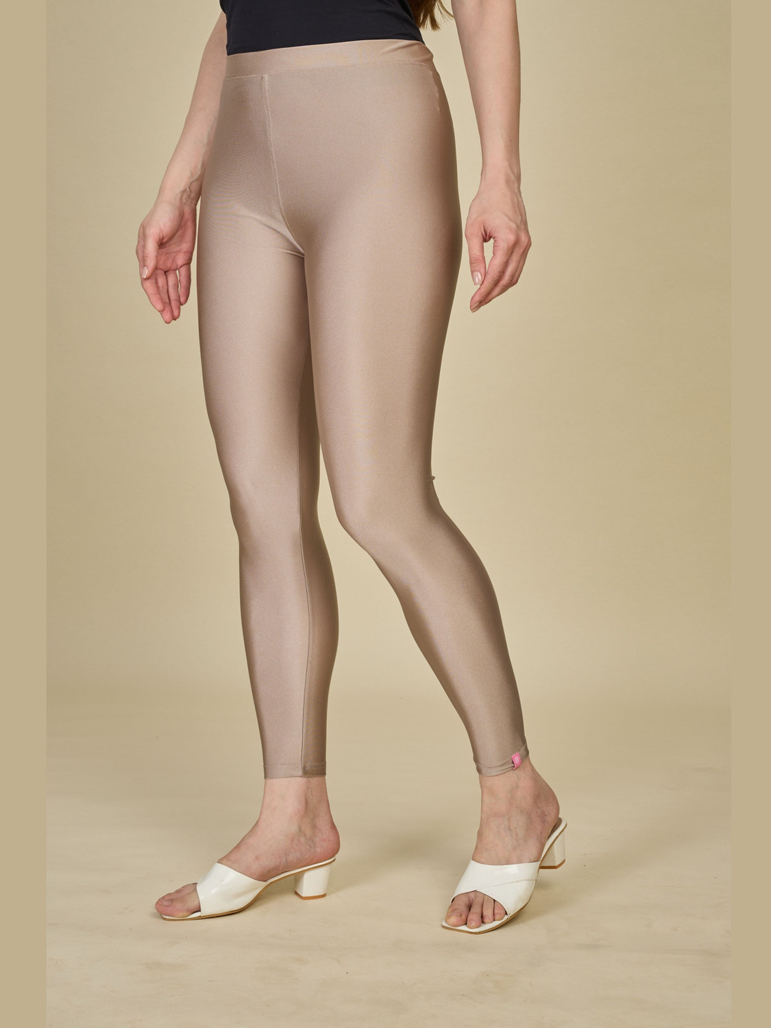 Image of URBAN TRENDING Ankle Length Western Wear Legging (Grey, Solid)