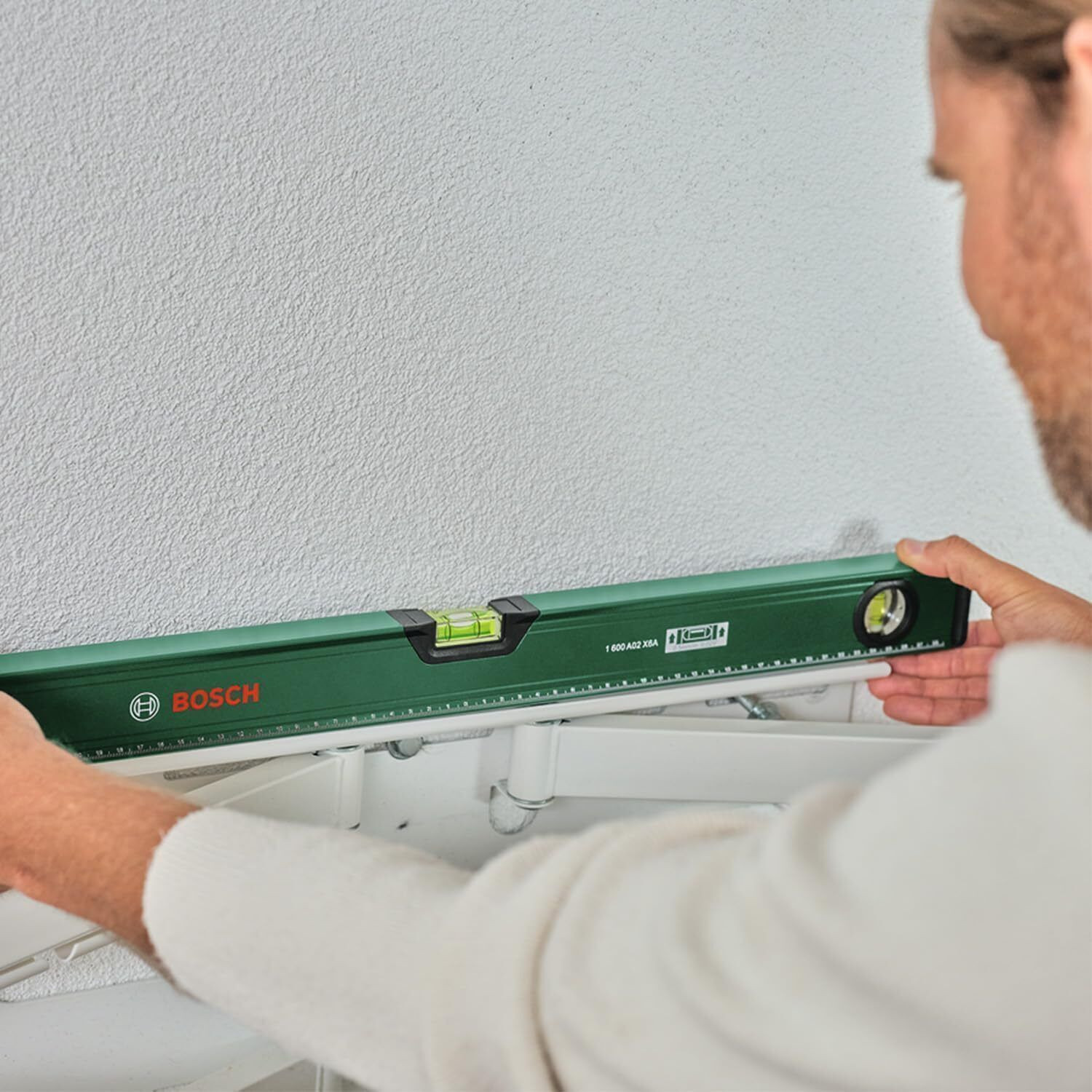 Image of BOSCH 60cm Spirit Level High Precision 0.05mm /m, Fluorescent Bubbles V-Groove for Flat & Curved Surfaces Non-magnetic Mason's Level