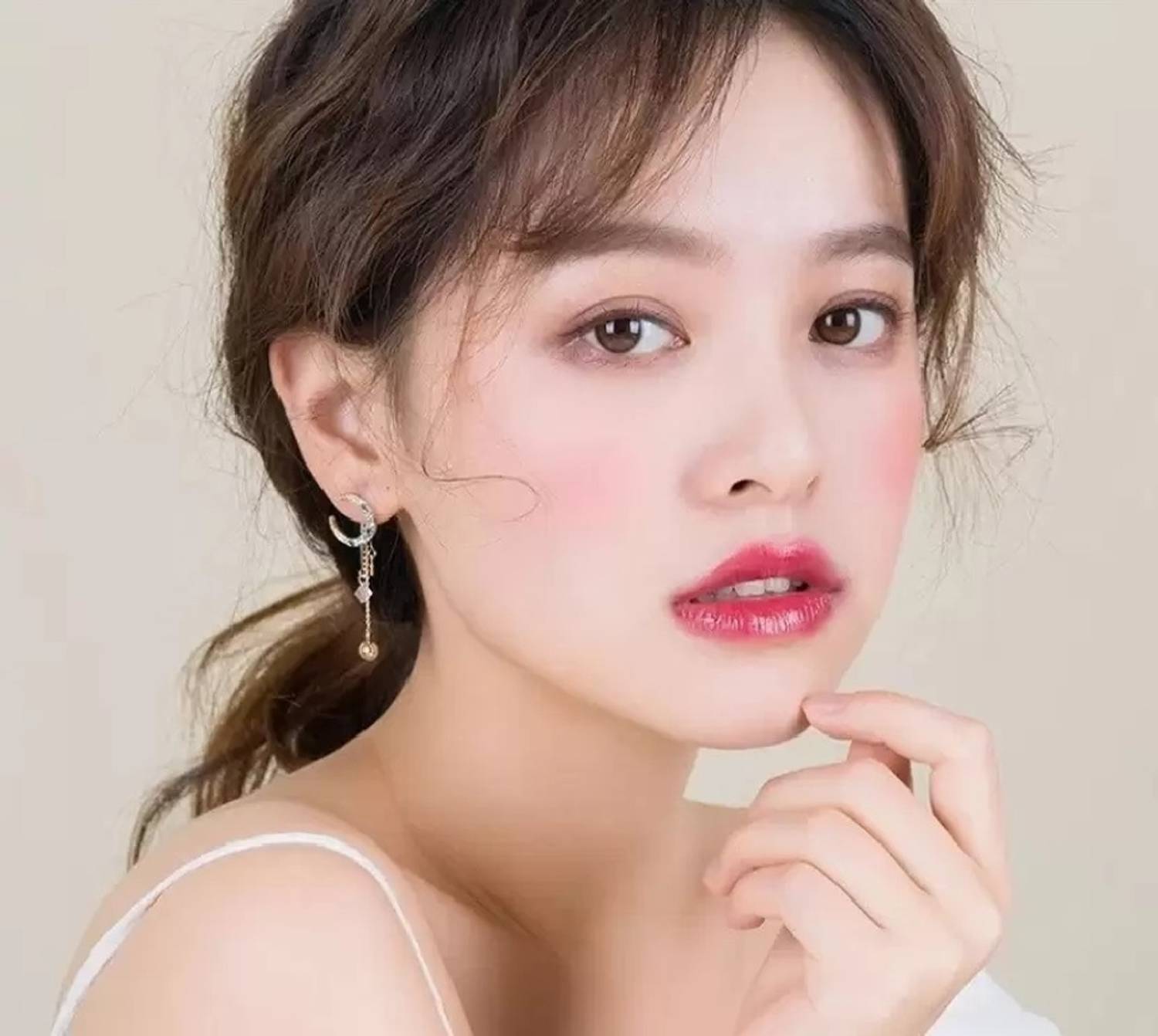 Yuency Color Changing Pink Lipstick - Image 4