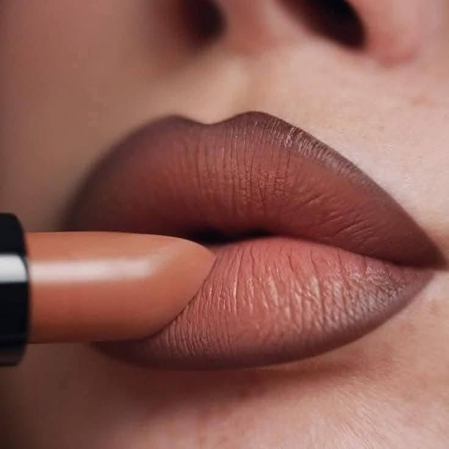 Image of SIZLLIK Glossy Brown Lip Kit with Lipstick and Lip Liner
