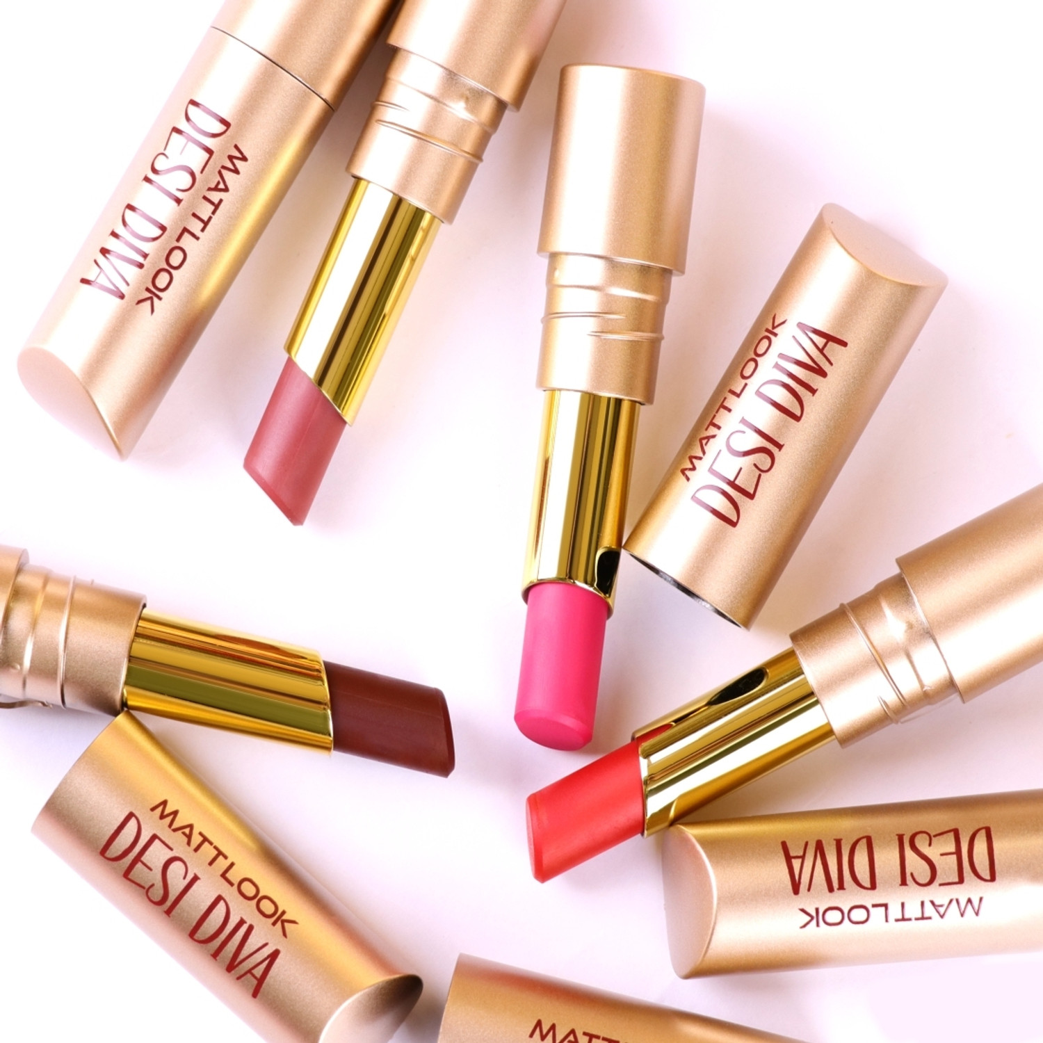Image of MATTLOOK Desi Diva HD Matte Lipstick With Hydrating Formula & Hyaluronic Acid