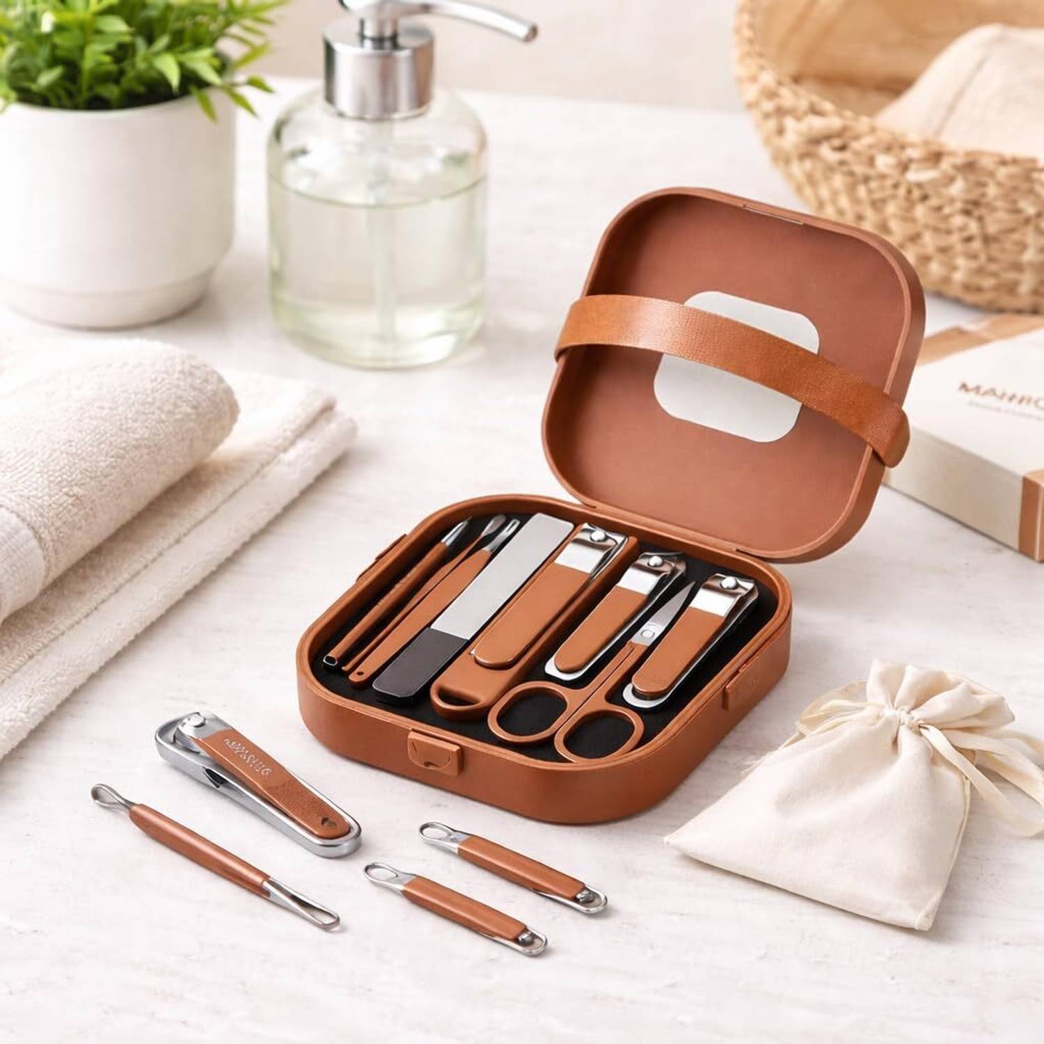 A'Ashetica Manicure & Pedicure Grooming Kit