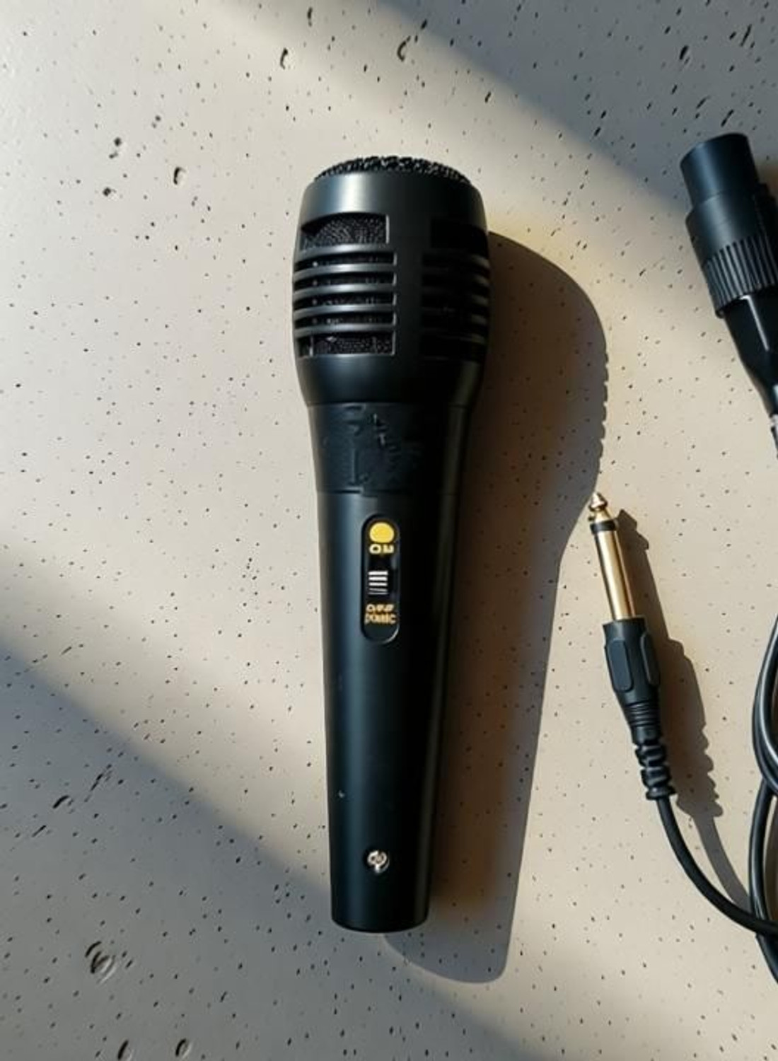 Image of Amrit Audio DYANAMIC WIRED MICROPHONE WITH CABLE USE FOR SINGING AND INSTRUMENTS