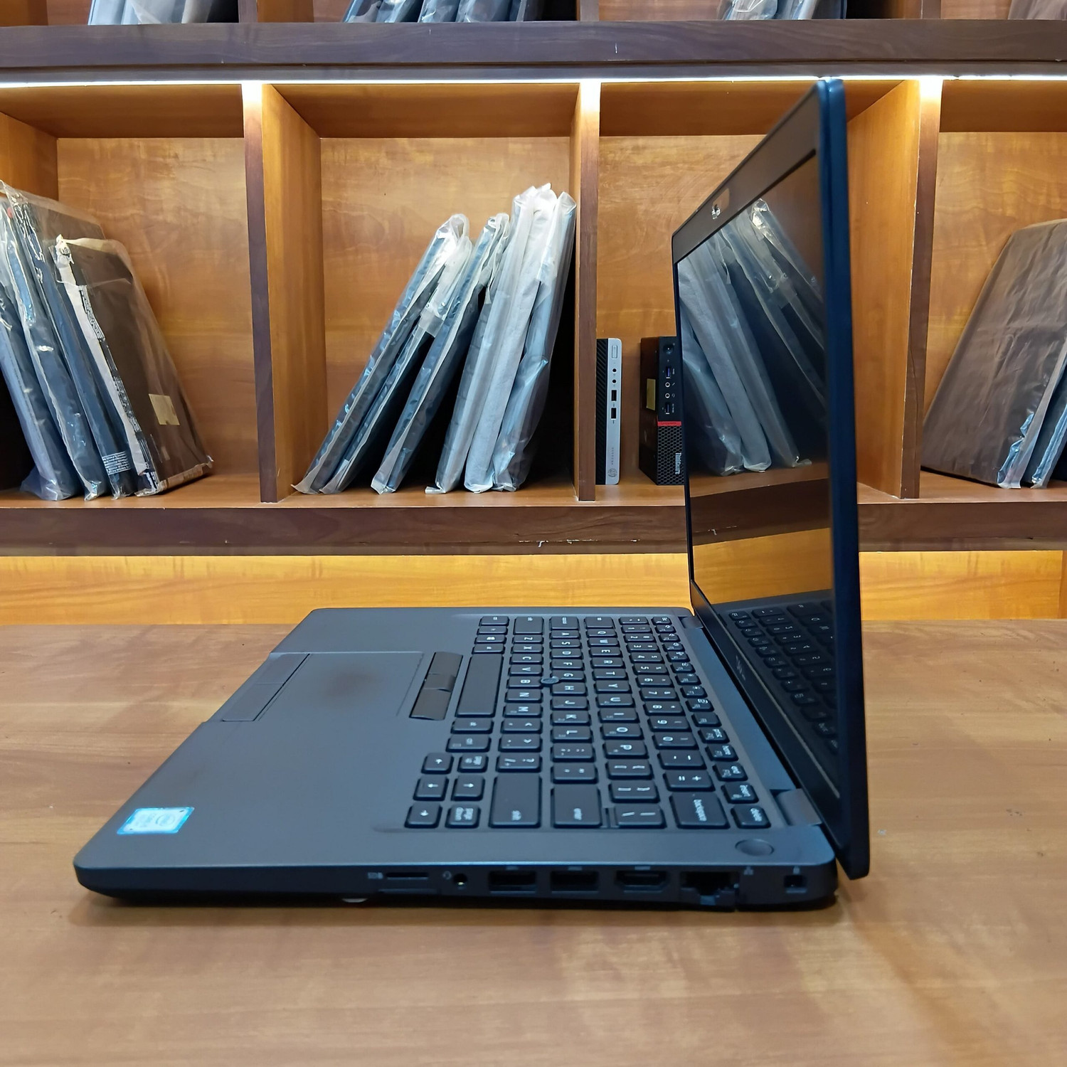 Image of DELL Renewed Latitude 5400 A++ Grade Business Class Light Weight - Windows 11 Pro, Intel Quad ( Core i5-8th Generation) Processor Type, 8500TE, 530 MB Graphics Card, 8 GB DDR-4 RAM | 2600 MHz, 256 GB SSD M.2. Mini PC