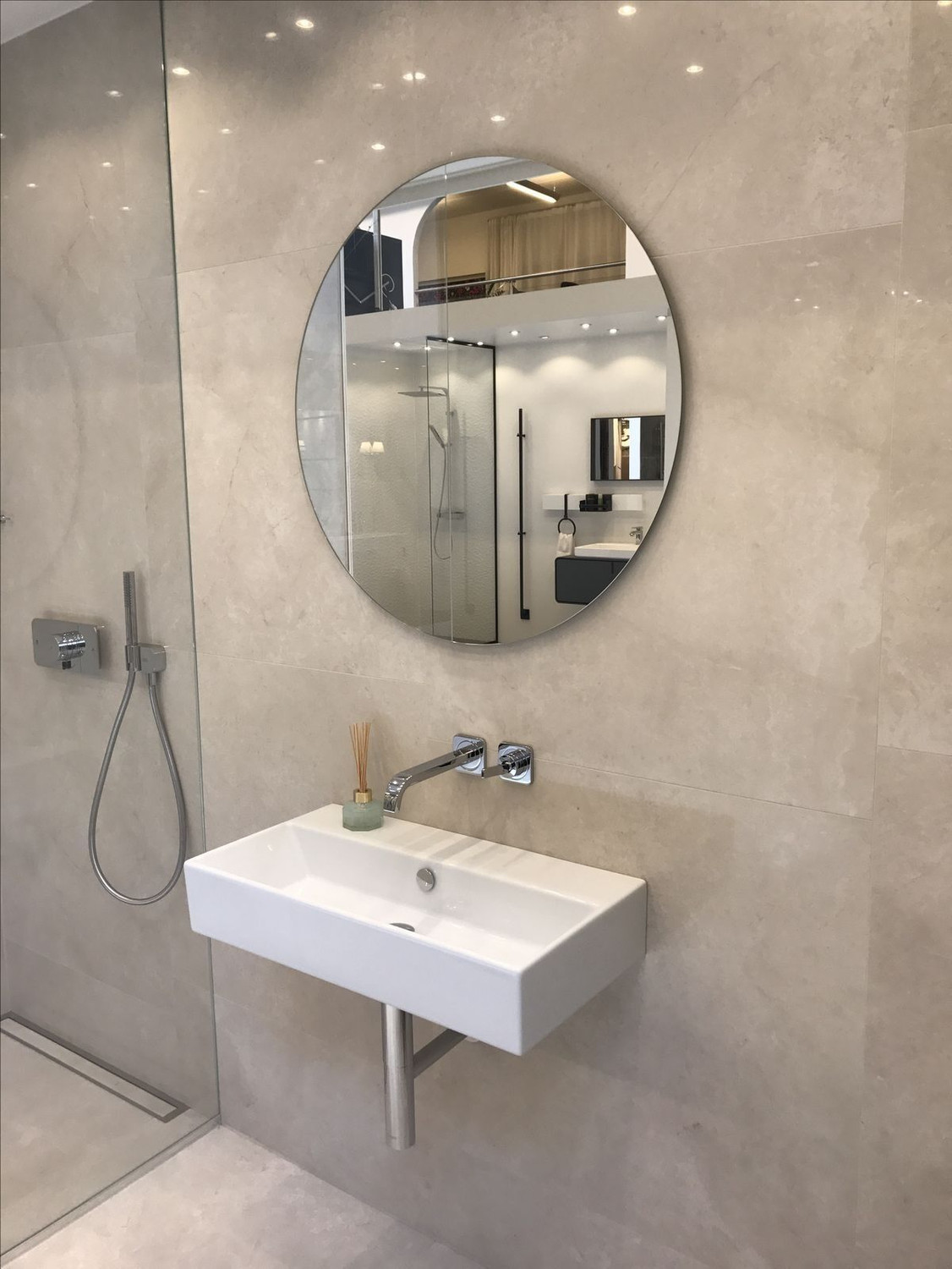 Image of Hariglass 24X24 Inch Beveling Mirror Wall Mirror Decorative Luxury Home Bathroom Mirror (Round)