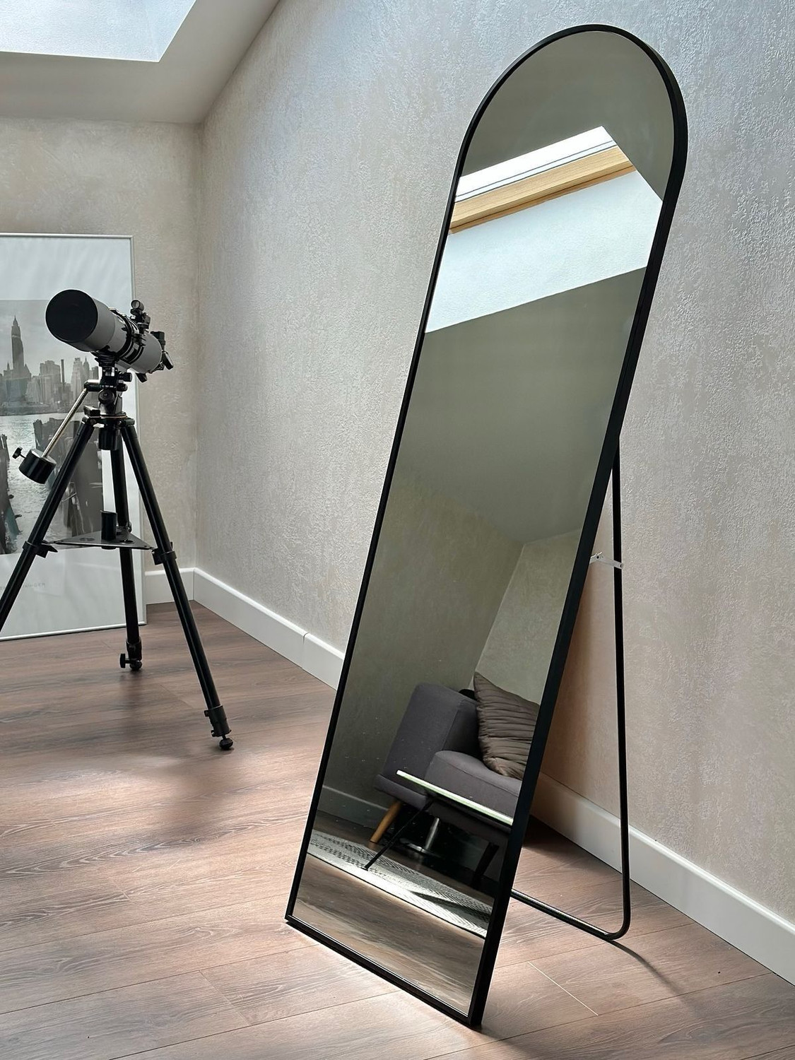 Image of Hariglass 5Ft Wavy Full Length Standing Mirror For Bedroom Dressing (White) Decorative Mirror