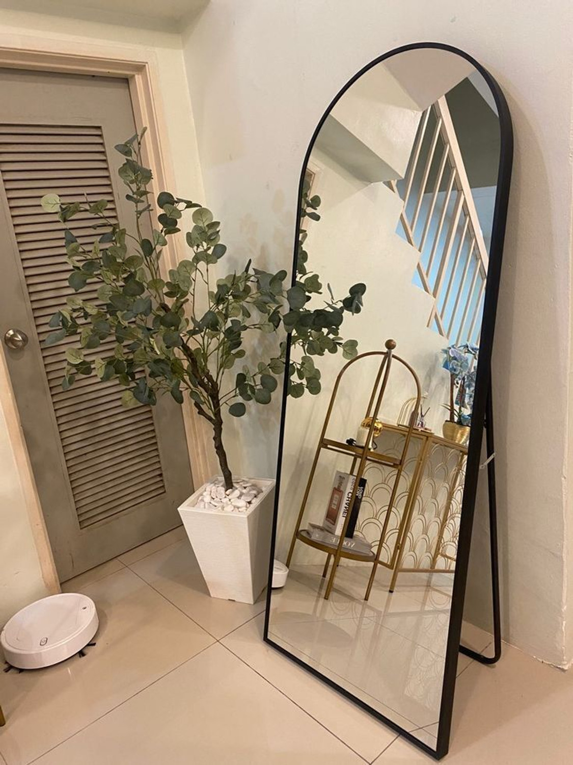 Image of Hariglass 5Ft Wavy Full Length Standing Mirror For Bedroom Dressing (White) Decorative Mirror