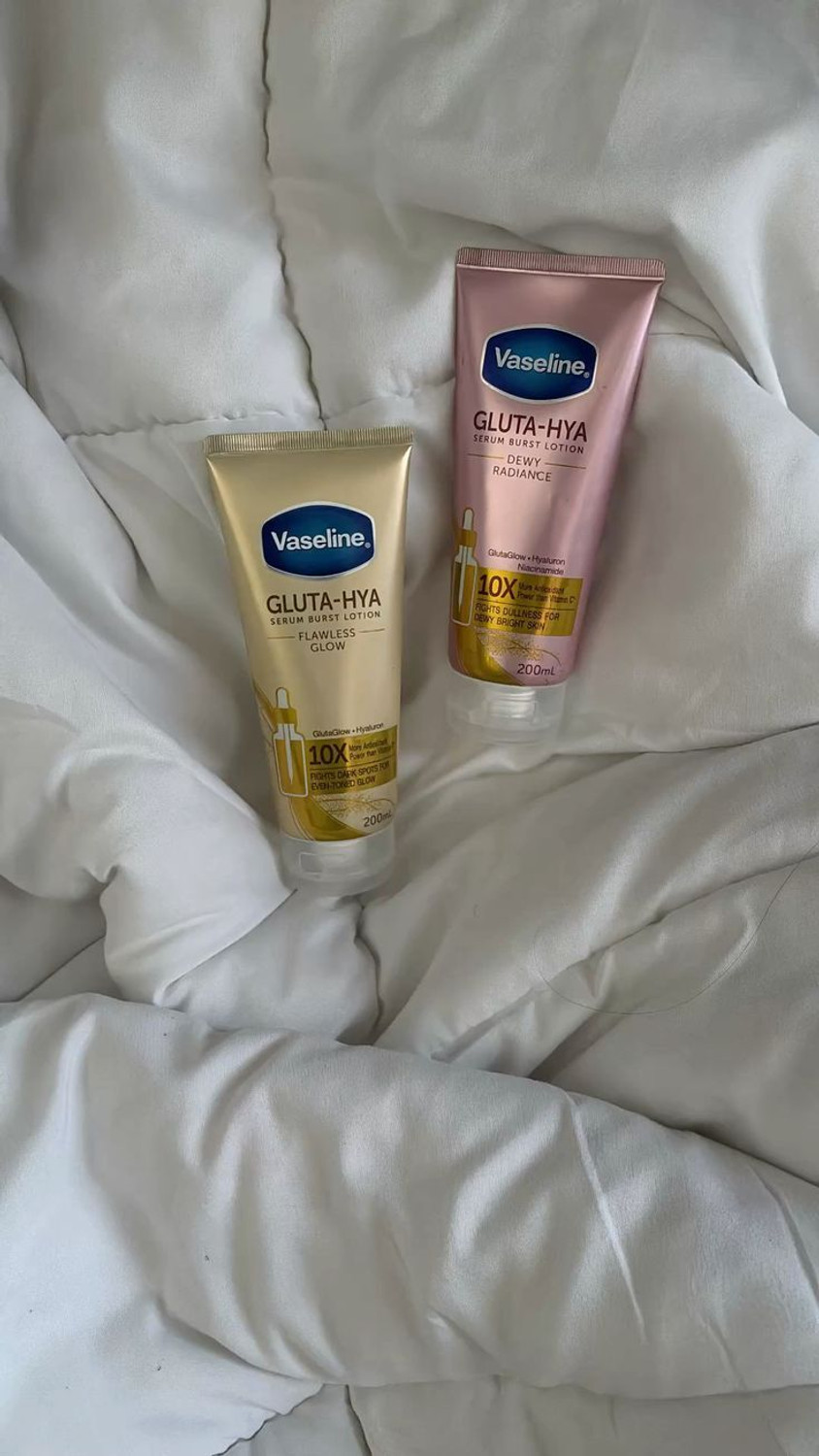 Image of Vaseline Healthy Bright Gluta-Hya Flawless Glow + Gluta-Hya Dewy Radiance Set 140ml