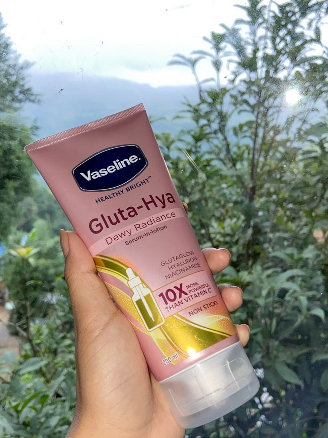 Image of Vaseline gluta-hya serum lotion (70 ml)