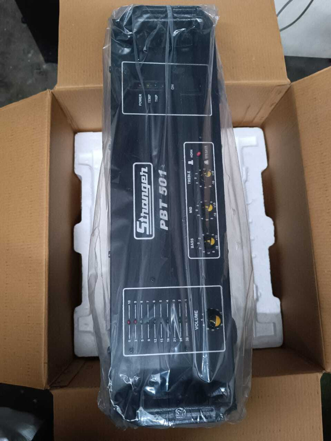 Image of soundcraft Stranger PBT 501 500 Watts Audio Power Professional Amplifier Bass Amplifier