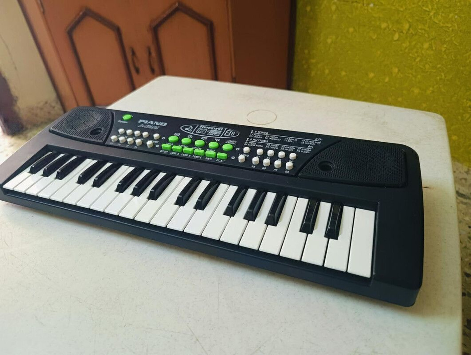 Image of SALEOFF The 37 Key Piano Keyboard Toy with Recording, Mic and USB Cable for Power-17