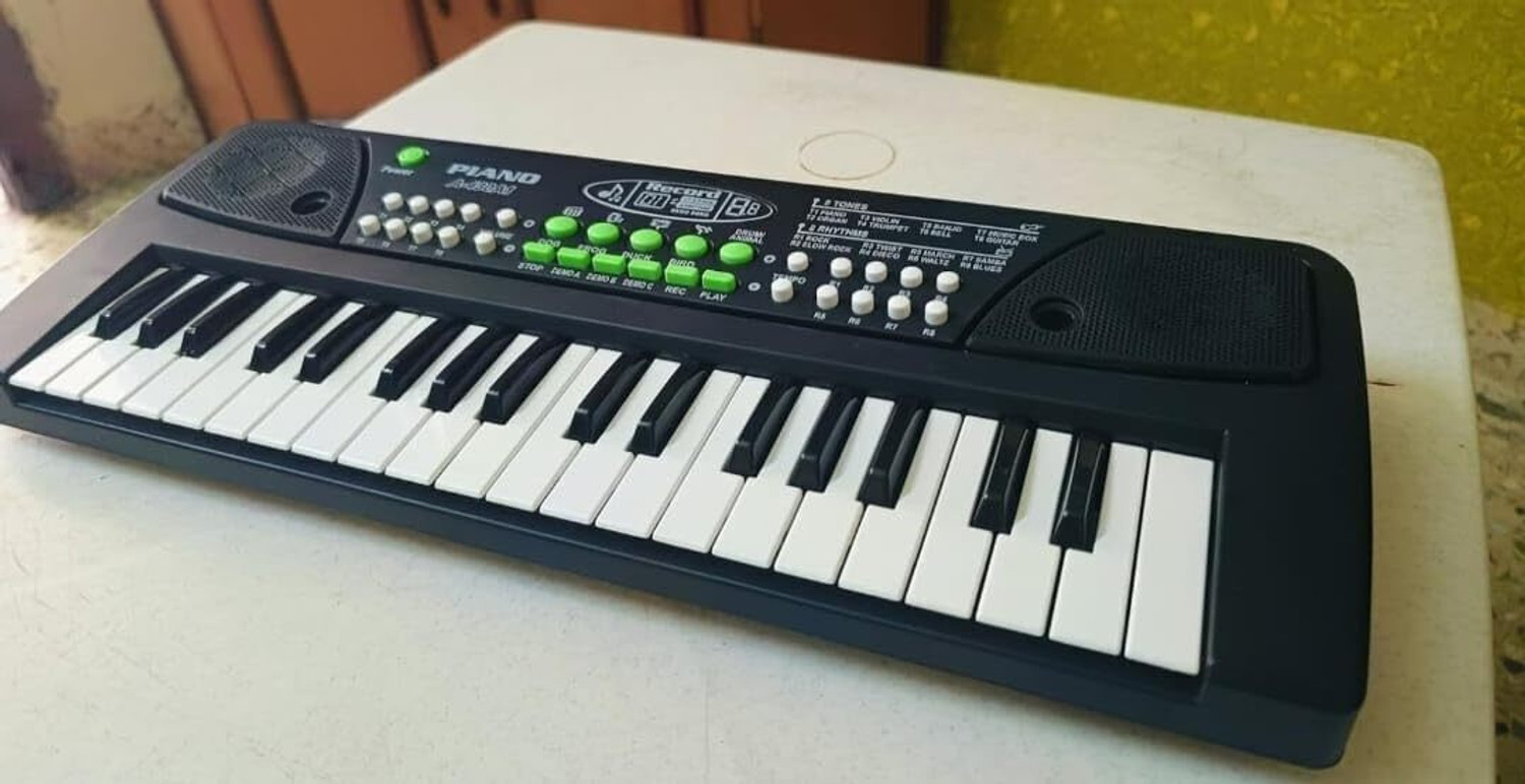 Image of SALEOFF The 37 Key Piano Keyboard Toy with Recording, Mic and USB Cable for Power-34