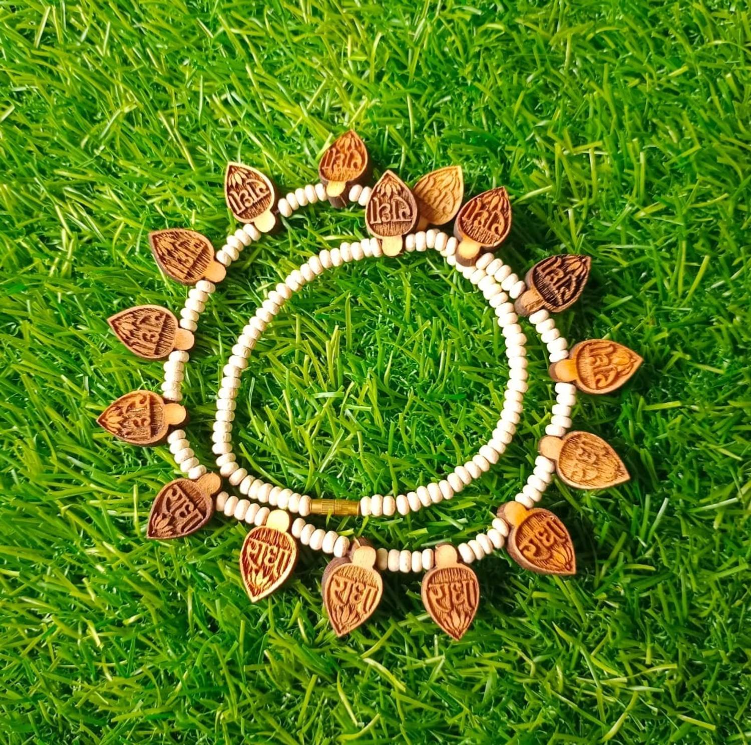 APNA KANHA Heart Shape Shape Radha Lotus Leaf Tulsi Mala (Pack Of 1) Wood Necklace