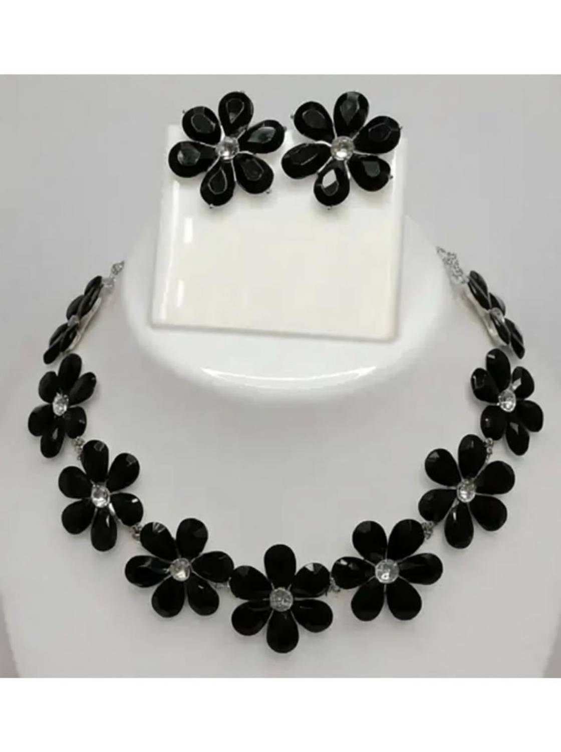 ALIZ FASHION Black flower necklace for women and girls Alexandrite Stone Necklace