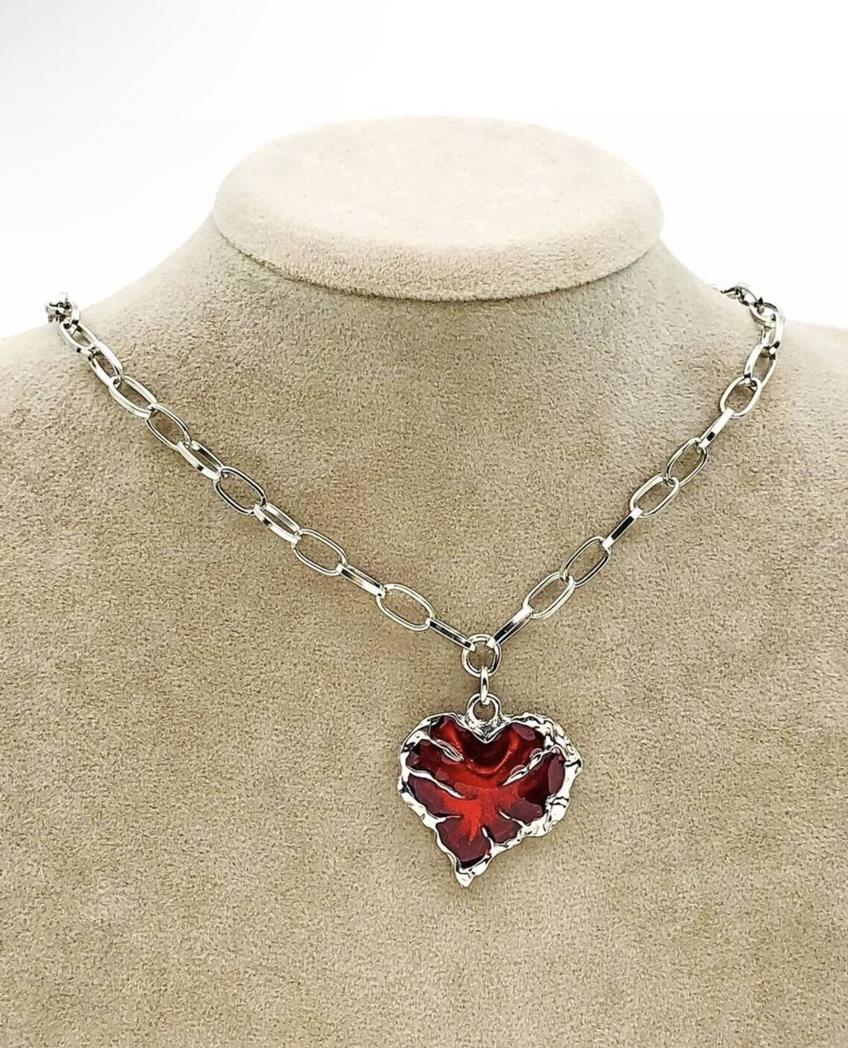 Samna Gothic Red Heart Necklace - Image 4