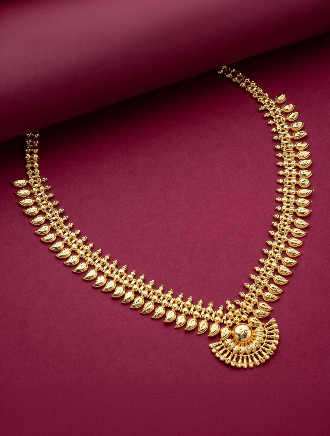 Image of MARIGOLD MERAGOLD Women Artificial jewelry Gold-plated Plated Copper Necklace