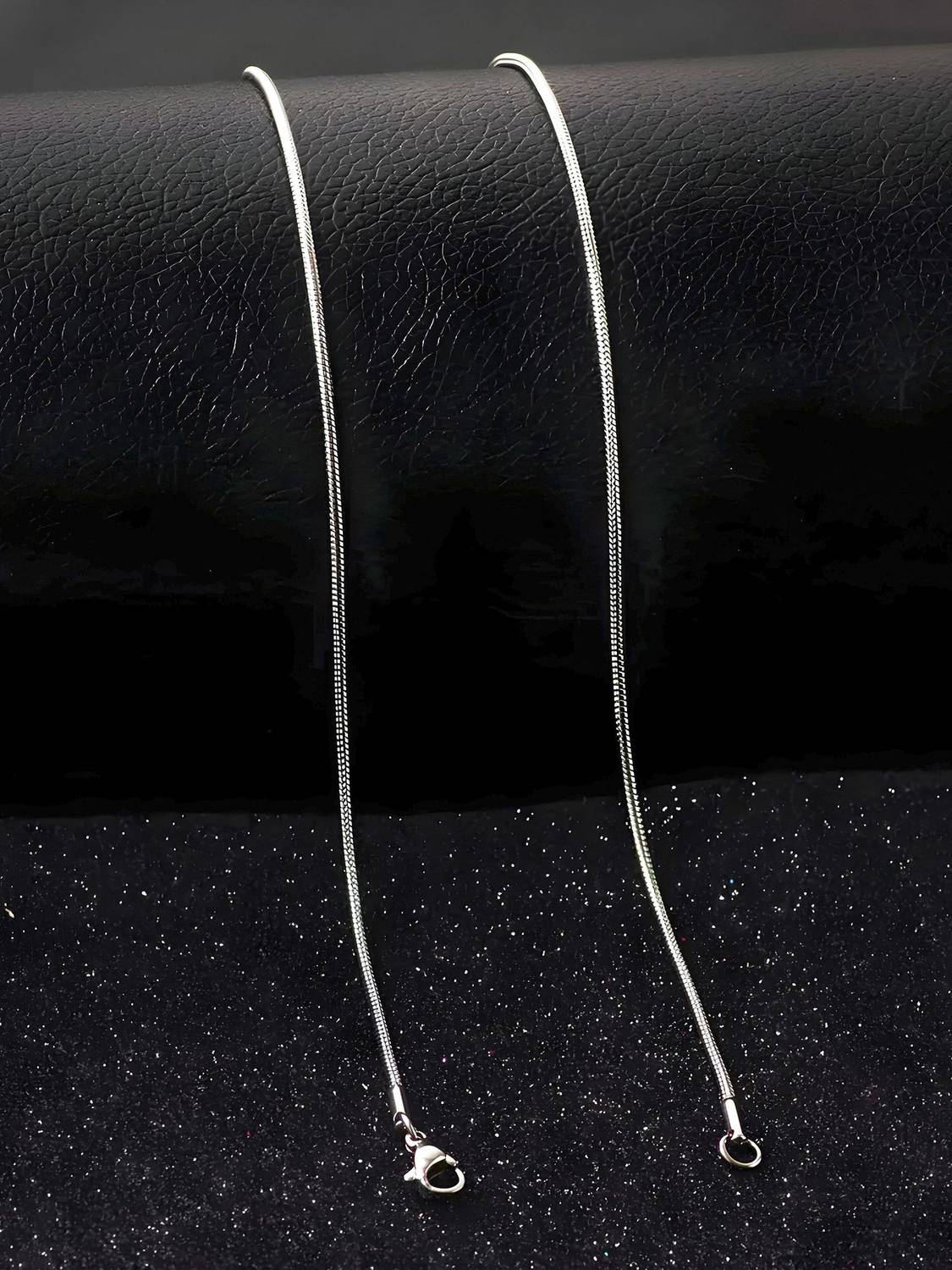 house of common Silver Snake Neck Chain - Image 1