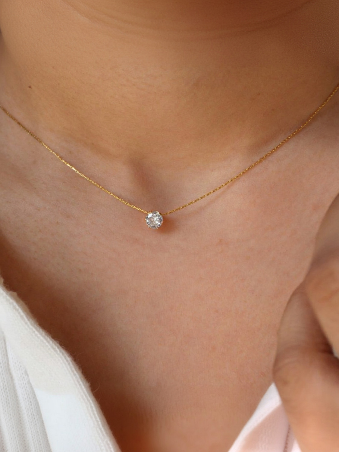 Image of Winnifred Winnifred Anti Tarnish Stainless Steel Gold Single Diamond Necklace Crystal Gold-plated Plated Stainless Steel Necklace