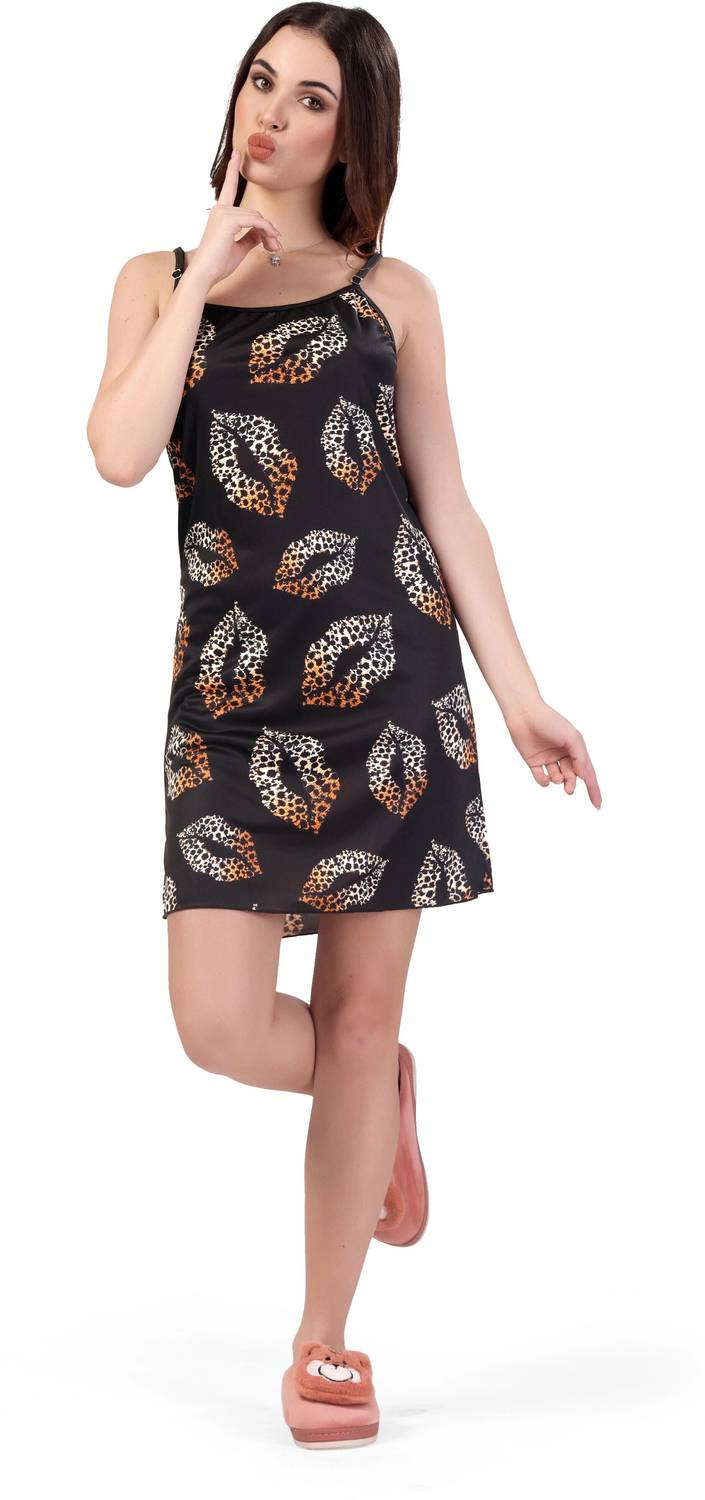 BlackBasket Women Nighty