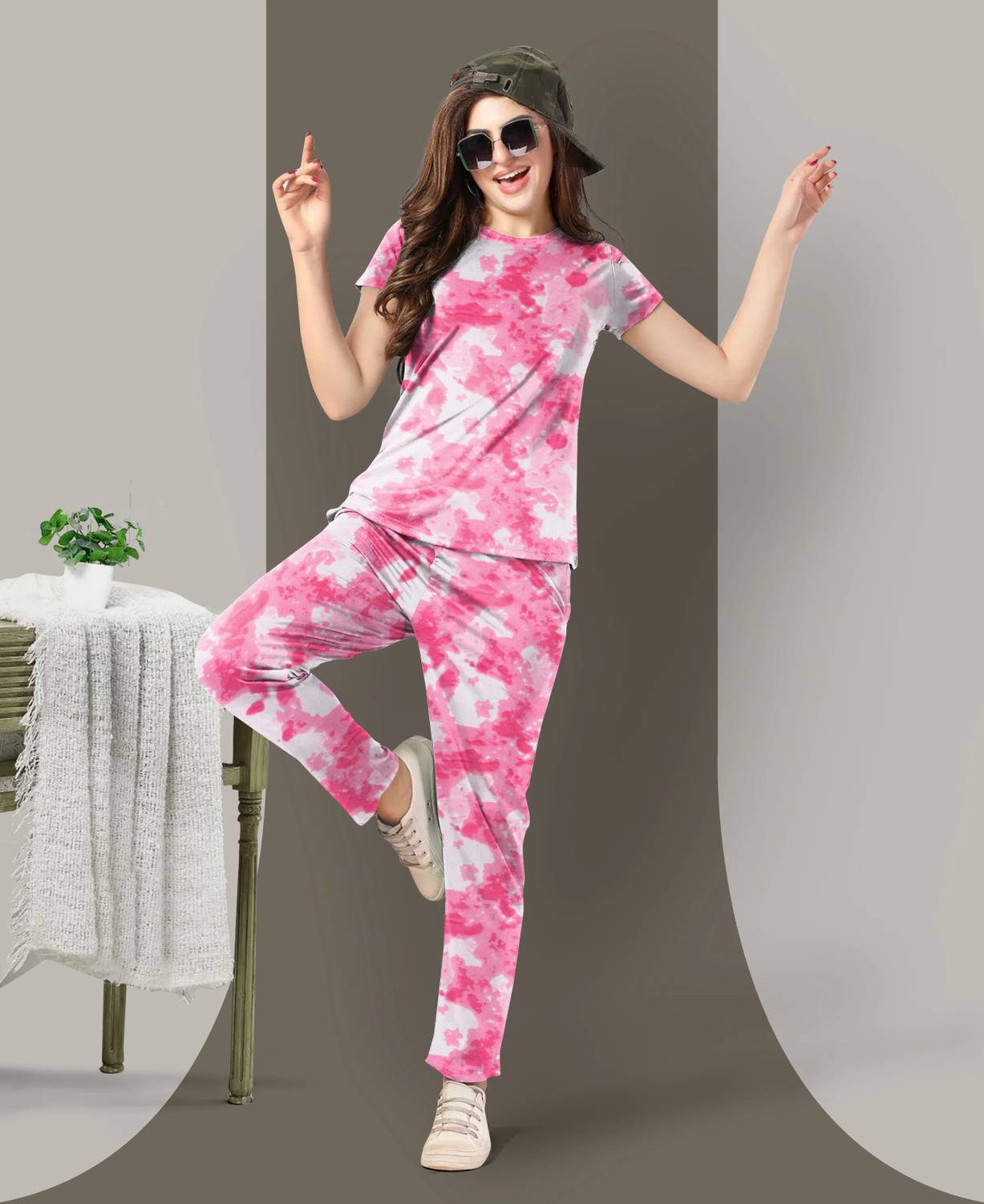 BelleBird Women Printed Pink Top & Pyjama Set