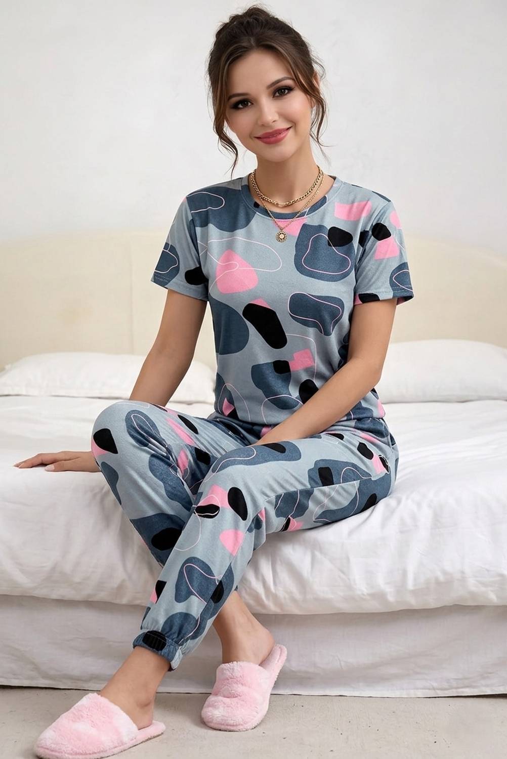 Avictor Women Abstract Grey, Black Top & Pyjama Set