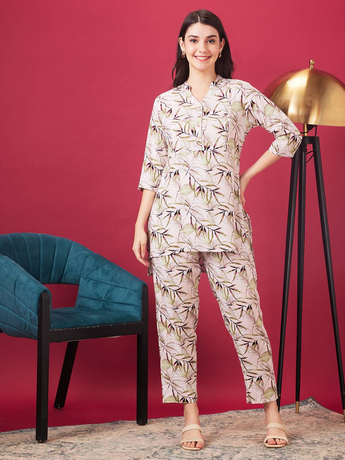 AV2 Women Printed Pink Top & Pyjama Set