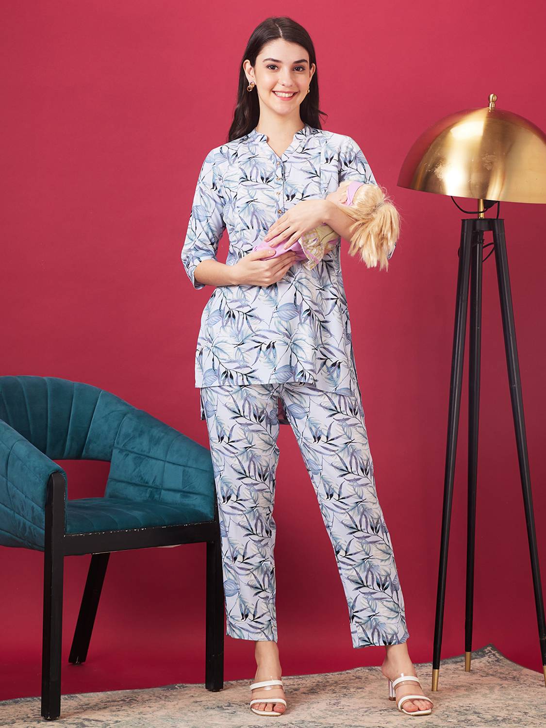 AV2 Women Printed Blue Top & Pyjama Set