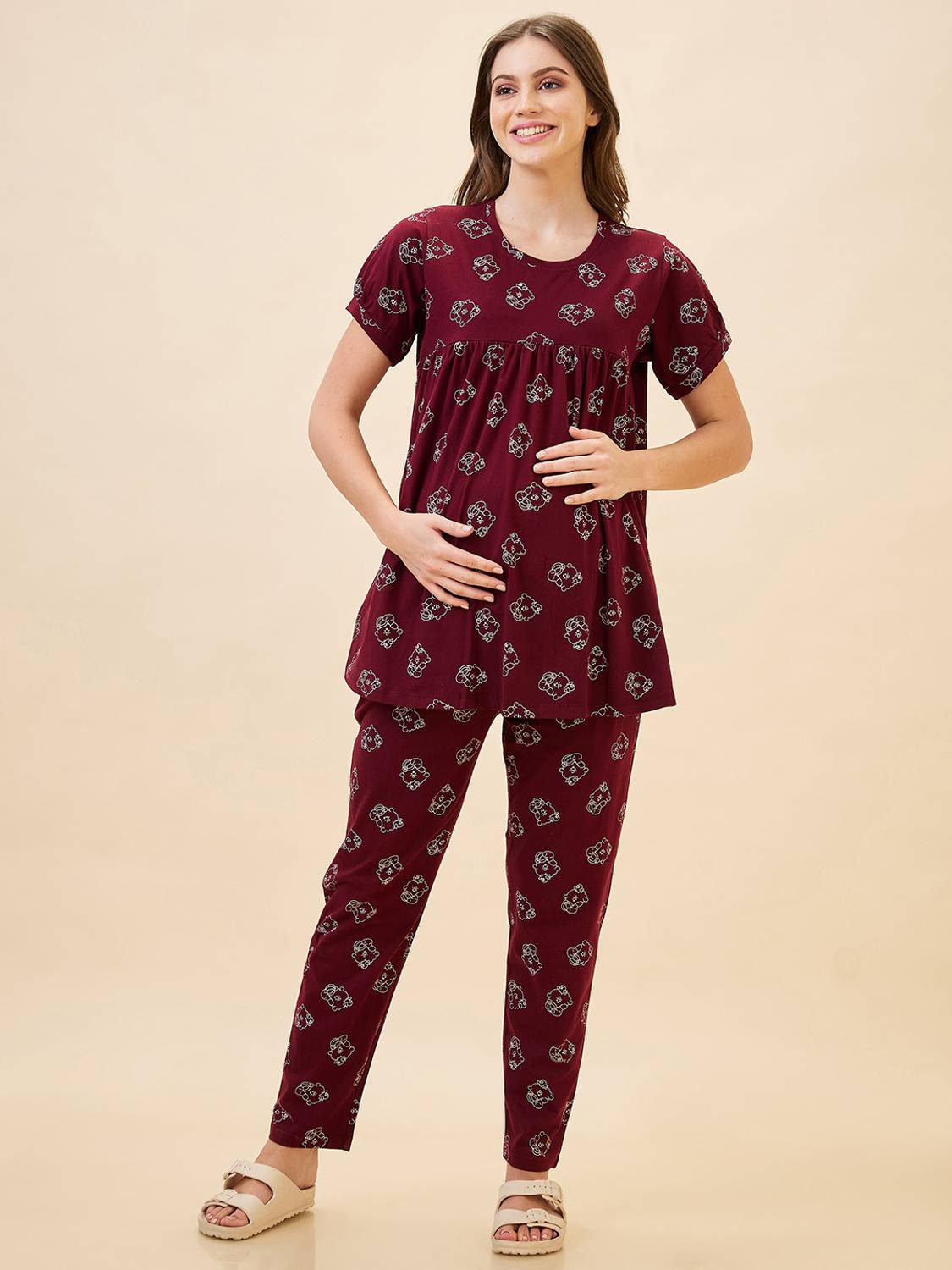 AV2 Women Printed Maroon Top & Pyjama Set