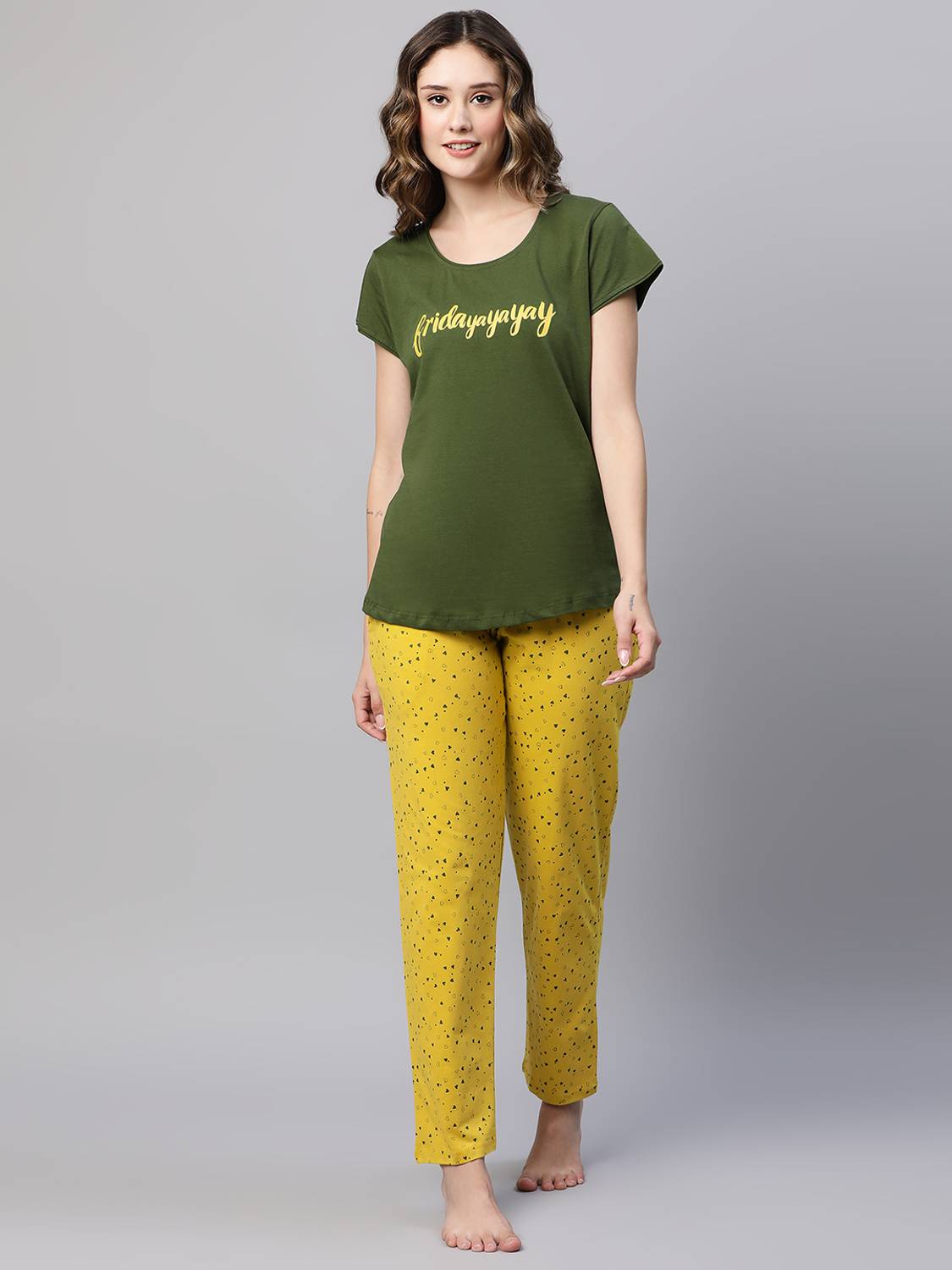 AV2 Women Printed Green Top & Pyjama Set
