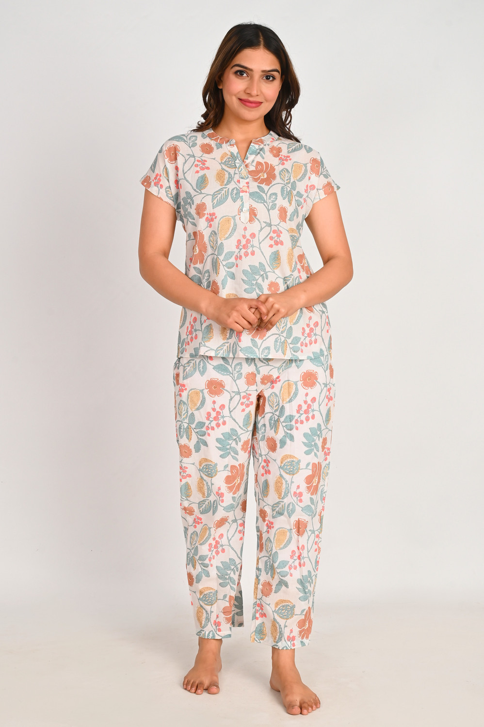 Image of Vinny's Creation Women Printed White Night Suit Set