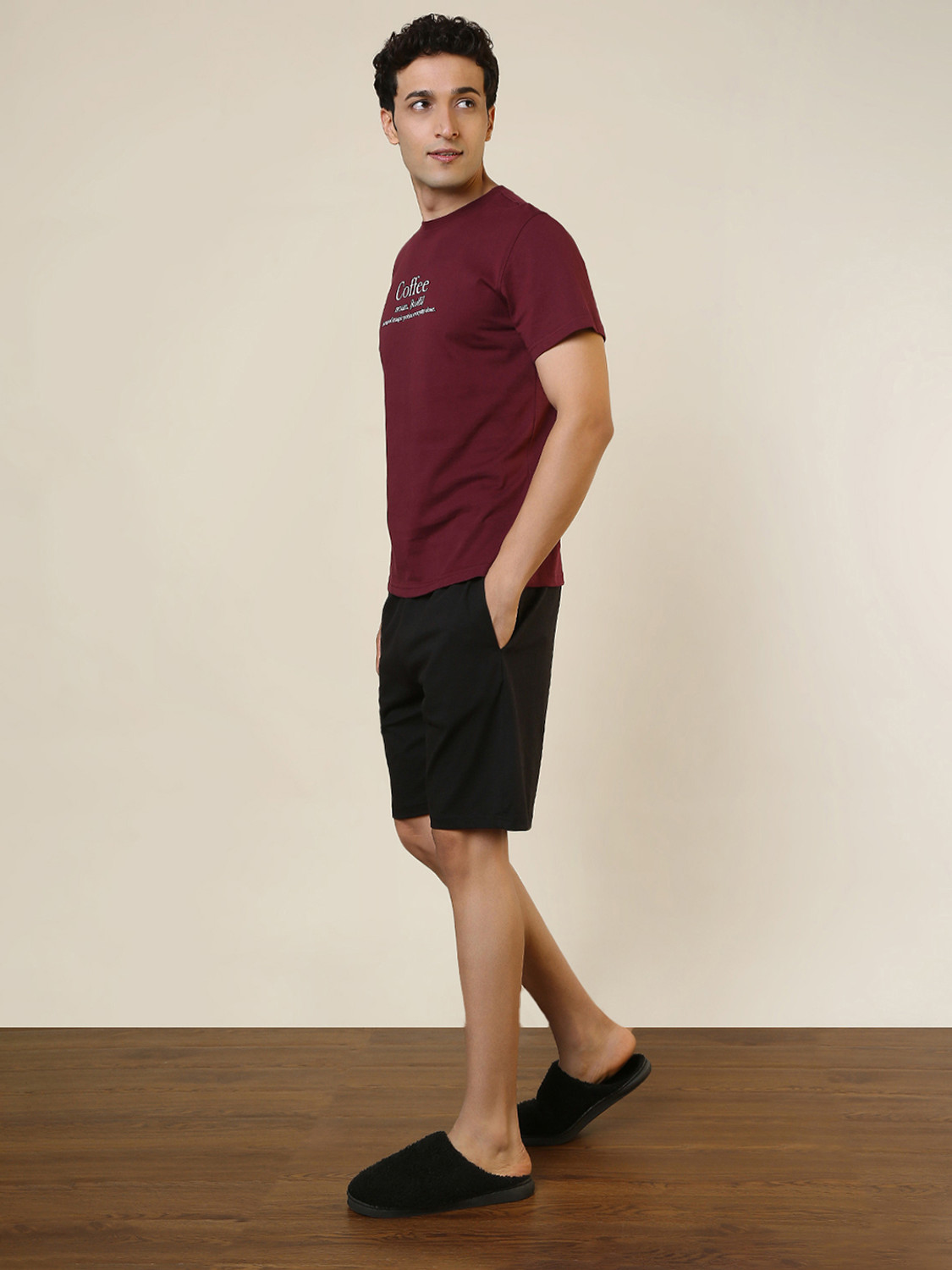 Image of SLEEPZ BY RAYMOND Men Printed Maroon, Black Night Suit Set