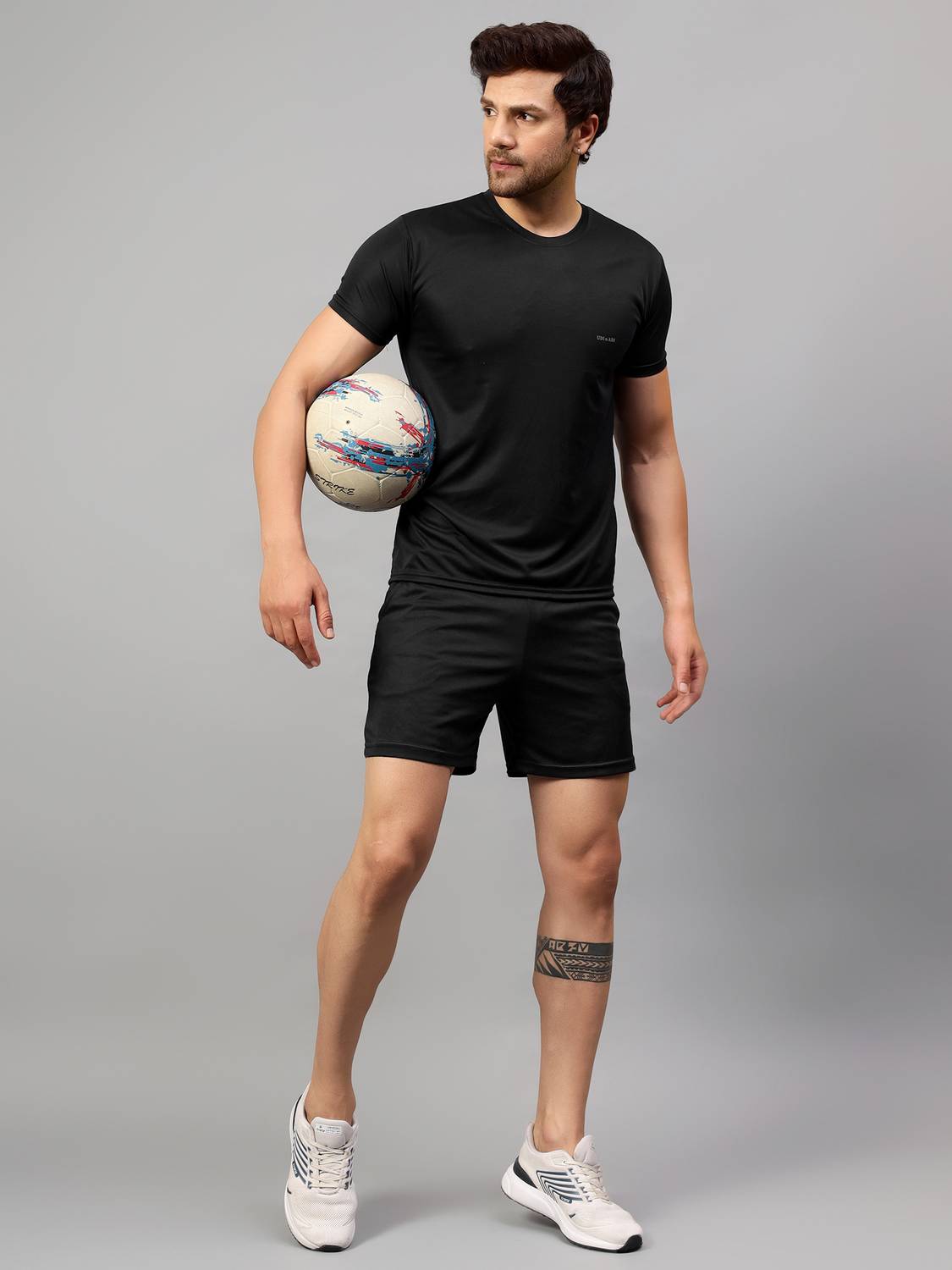 UDI n ADI Solid Men Round Neck Black T-Shirt Pack of 1 - Image 4