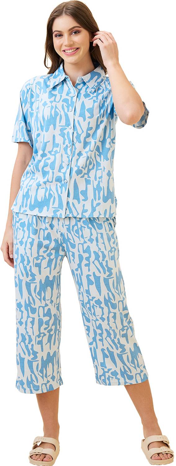 AV2 Women Printed Blue Top & Capri Set