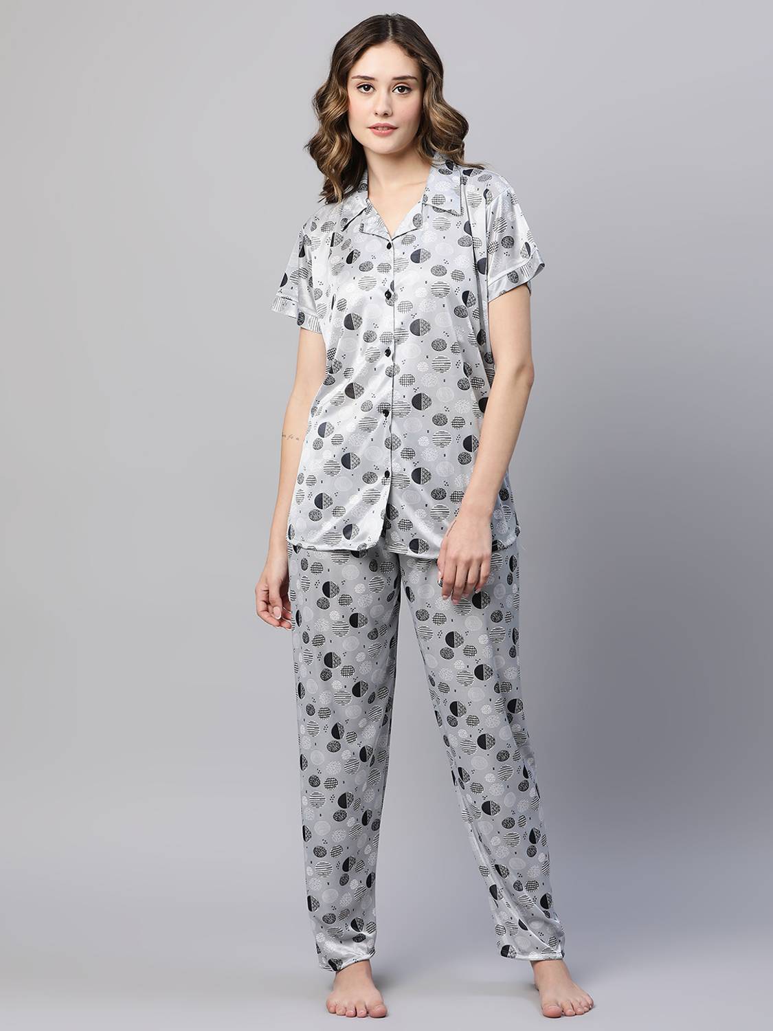 AV2 Women Printed Grey Night Suit Set