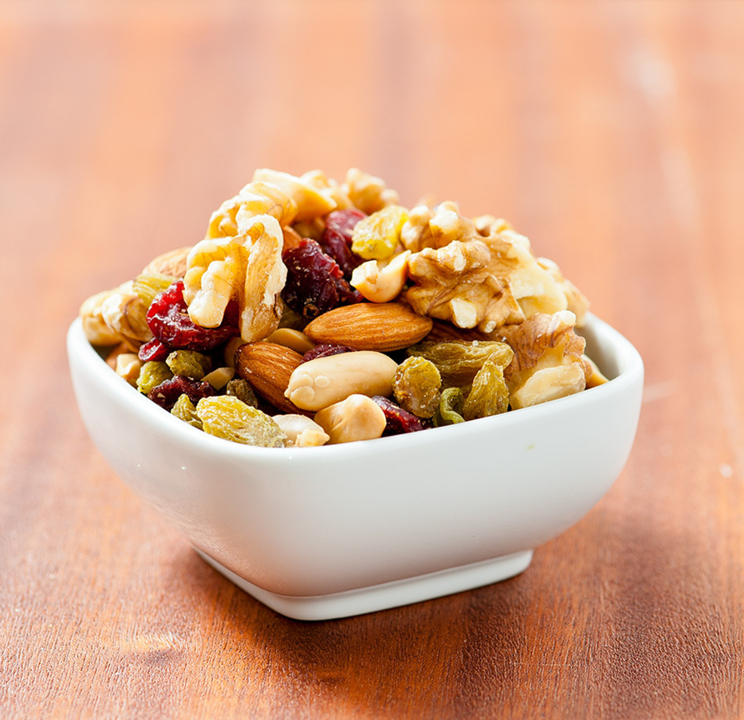 Image of Mr cart Mix Dry Fruits Almonds, Apricots, Cashews, Raisins, Assorted Fruits & Nuts Almonds, Cashews, Apricots, Raisins, Walnuts