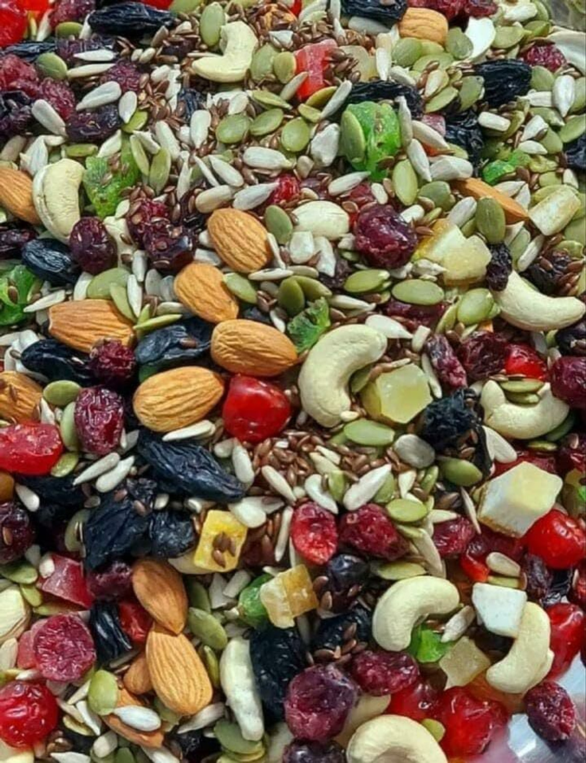 Image of CHATOKDE 100% Natural and Premium Healthy Trail Mix Dry fruits & Seeds 900g Assorted Seeds & Nuts (1 x 900 g)