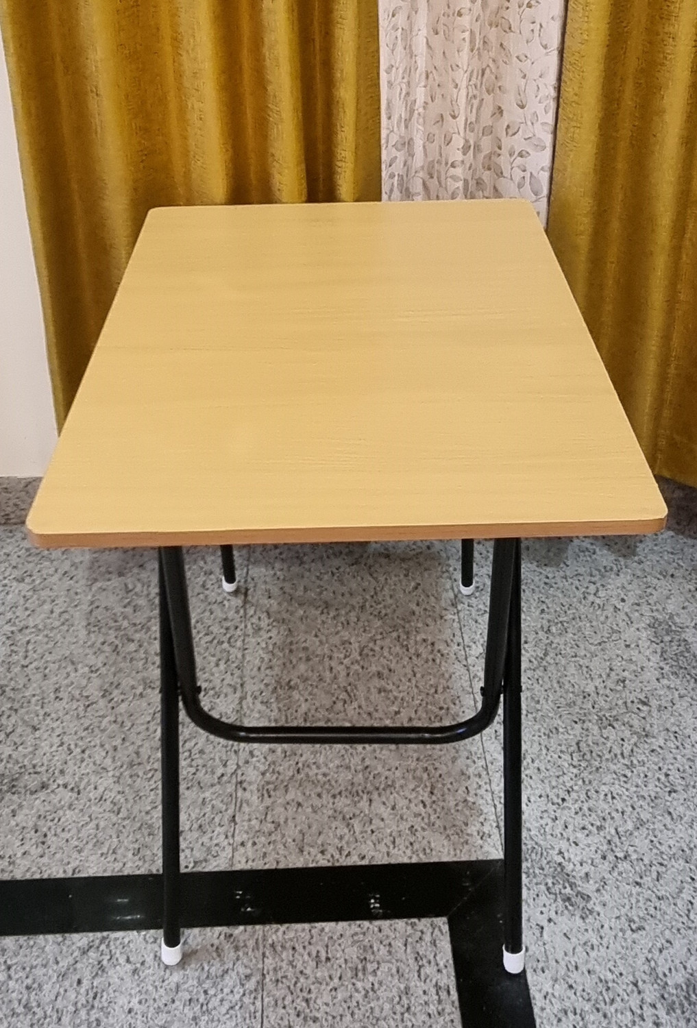 Image of VIKUFURN Round Corners No sharp corners. Engineered Wood Multipurpose Table