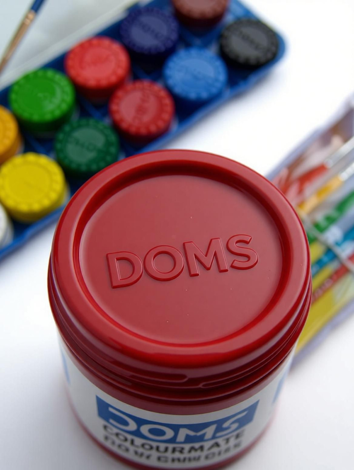 Image of DOMS poster colour 12 shades with brush kit