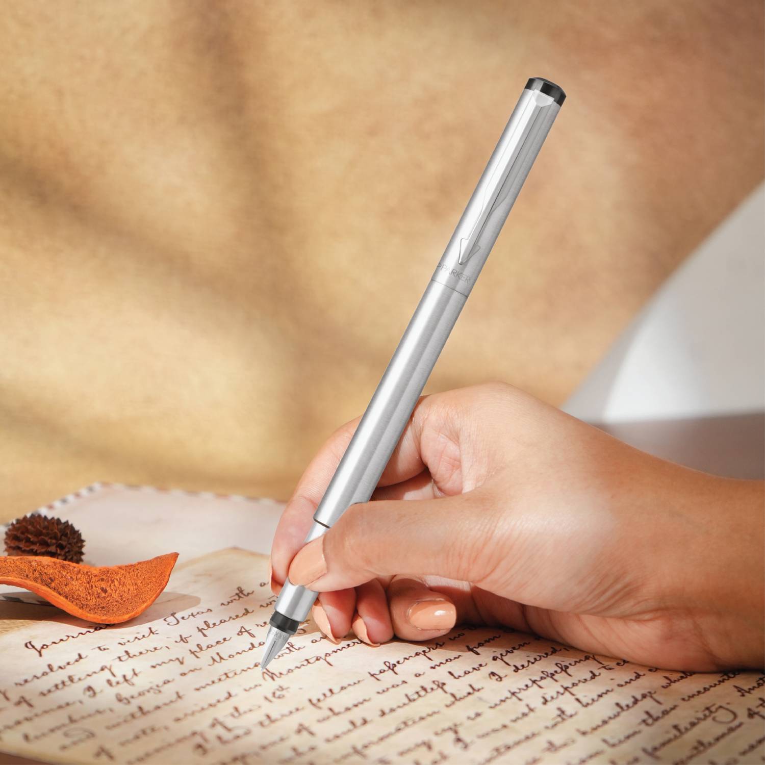 Parker Vector Stainless Steel Chrome Trim Fountain Pen - Image 2