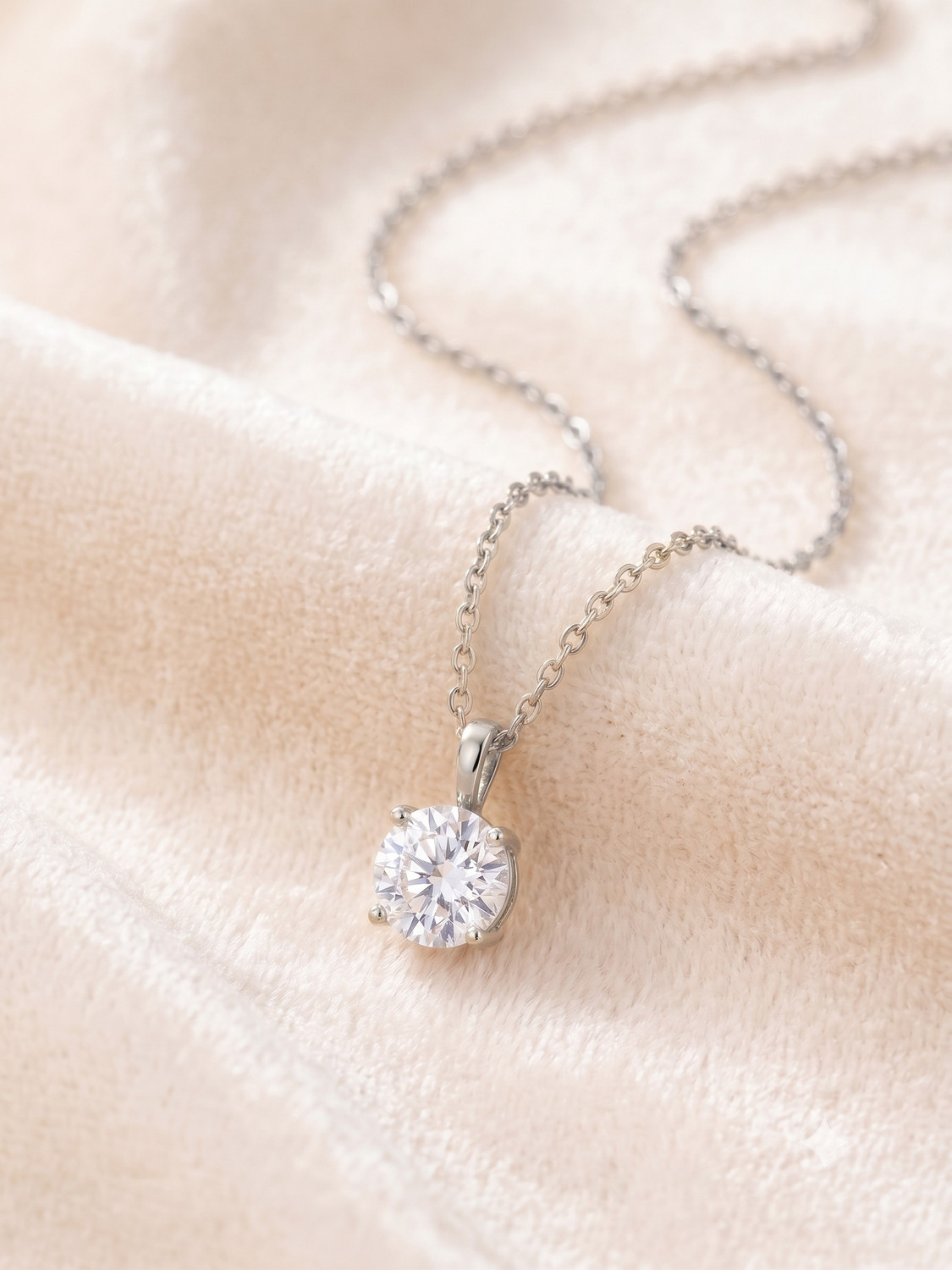 Image of RAGABANDHA DESIGN STUDIO Zircon Silver Pendant Set