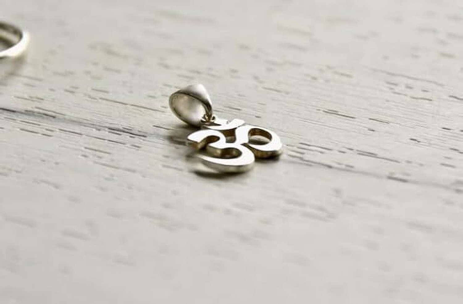 Image of KUSHMIWAL GEMS Om Pendant Locket in Pure 92.5 Sterling Silver For Unisex Adult Silver Sterling Silver Locket