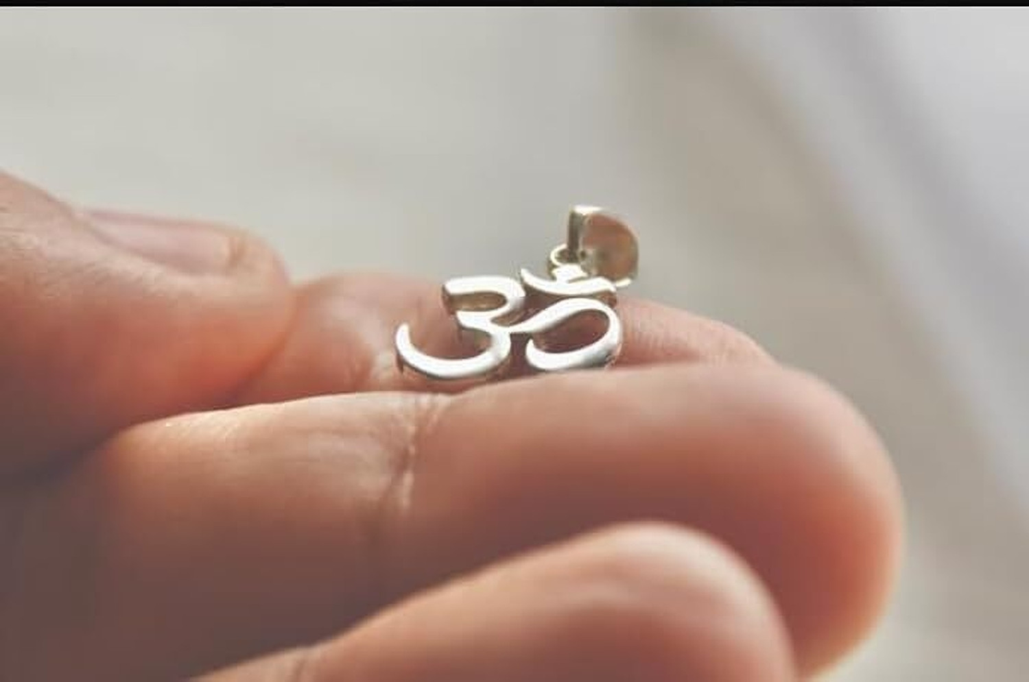 Image of KUSHMIWAL GEMS Om Pendant Locket in Pure 92.5 Sterling Silver For Unisex Adult Silver Sterling Silver Locket