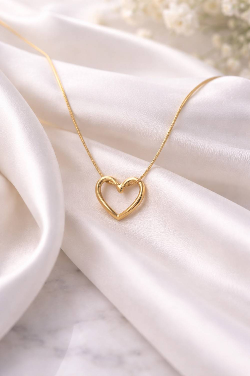 जेवर्ण Gold Open Heart Pendant Necklace - Image 4