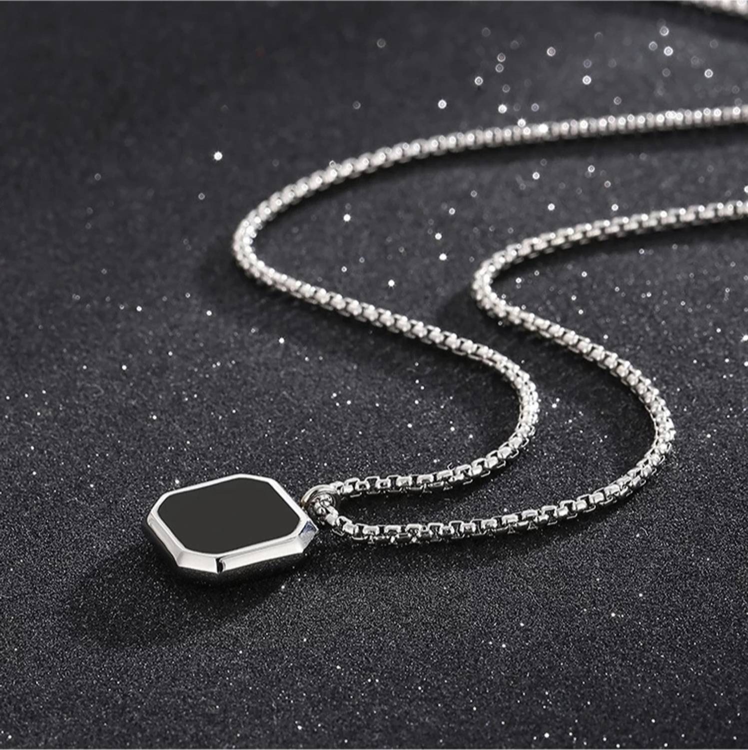 na-na-stylishlocket-004-viansh